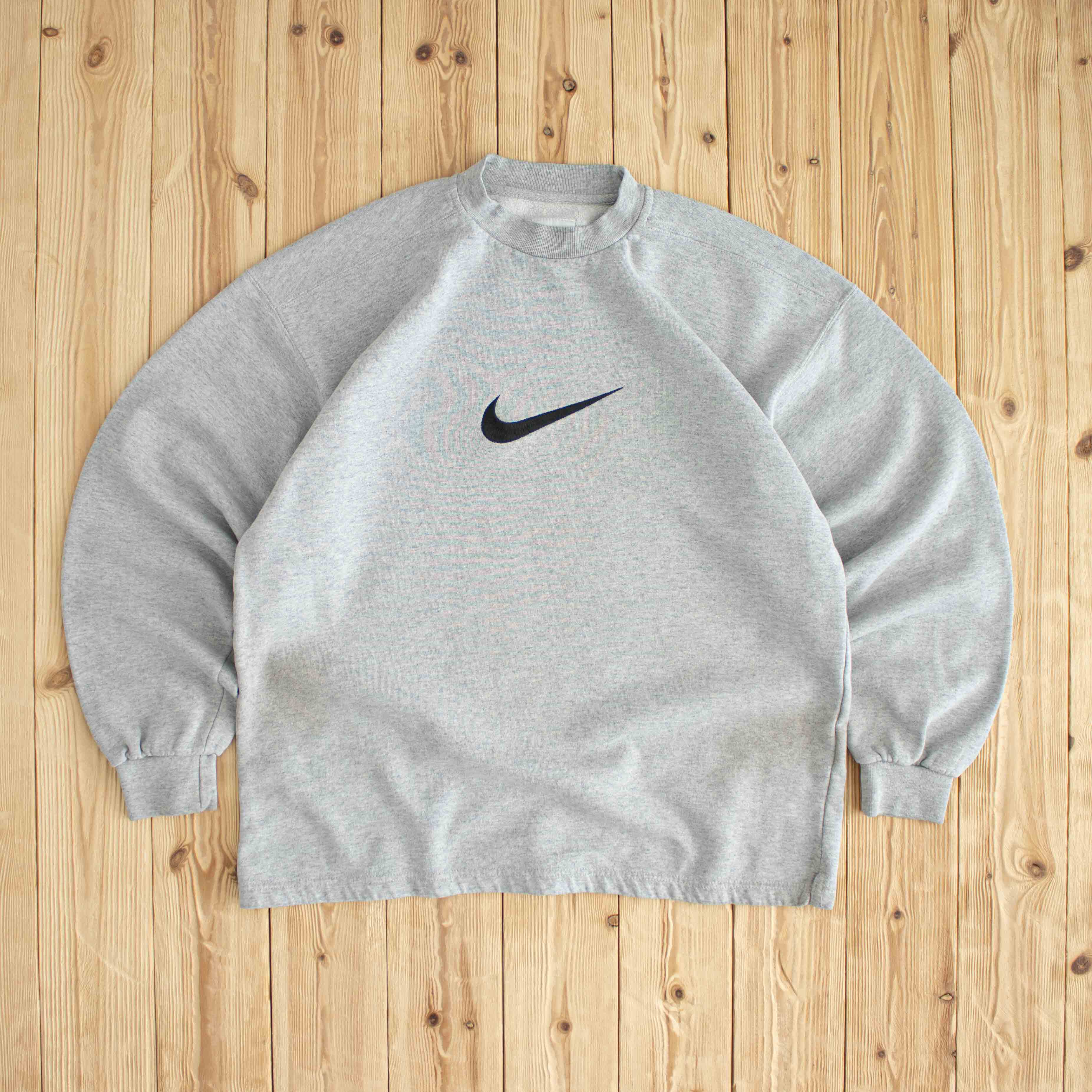 (L) Nike Swoosh Vintage Embroidered Sweatshirt Gray
