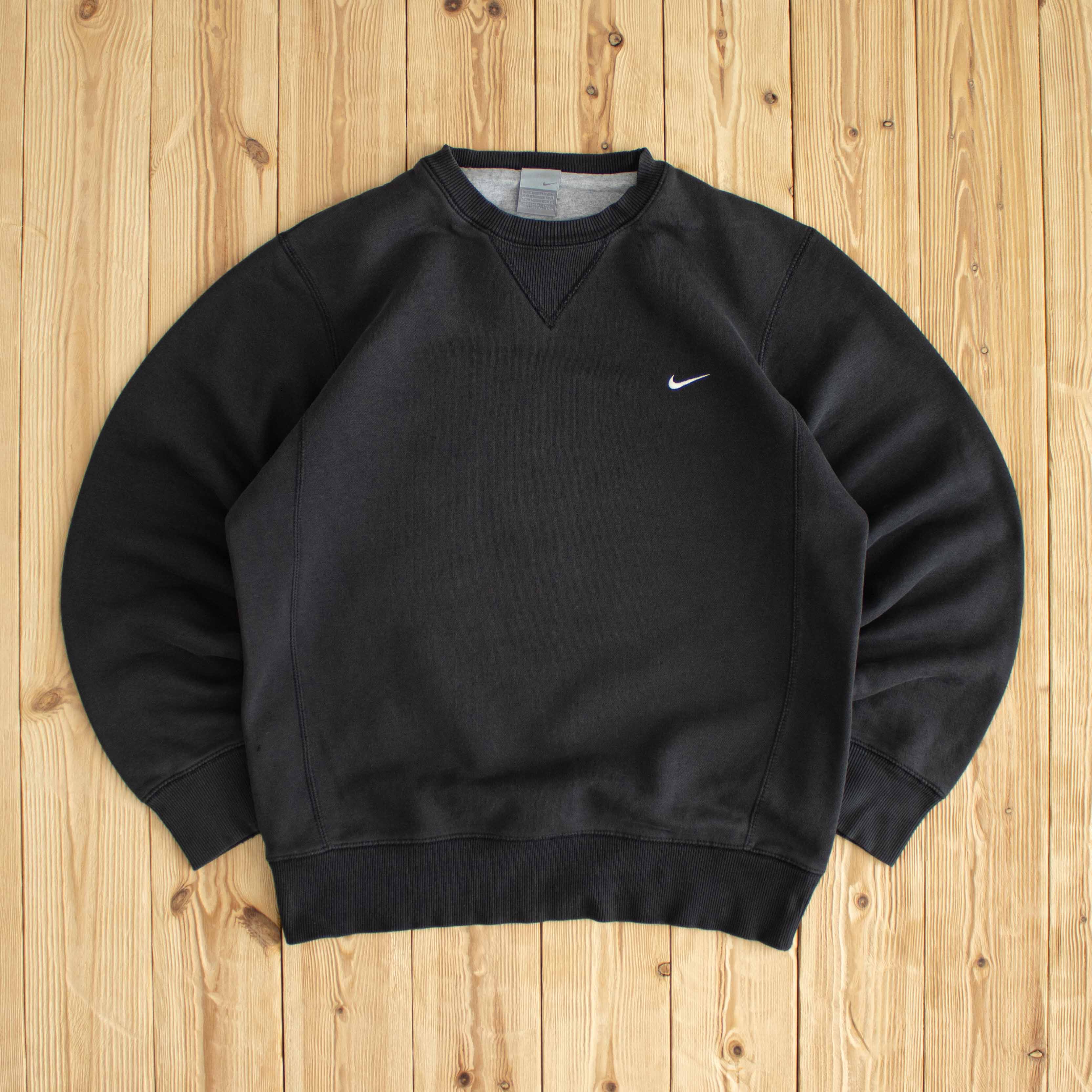 (L) Nike Essential Vintage Embroidered Sweatshirt Black