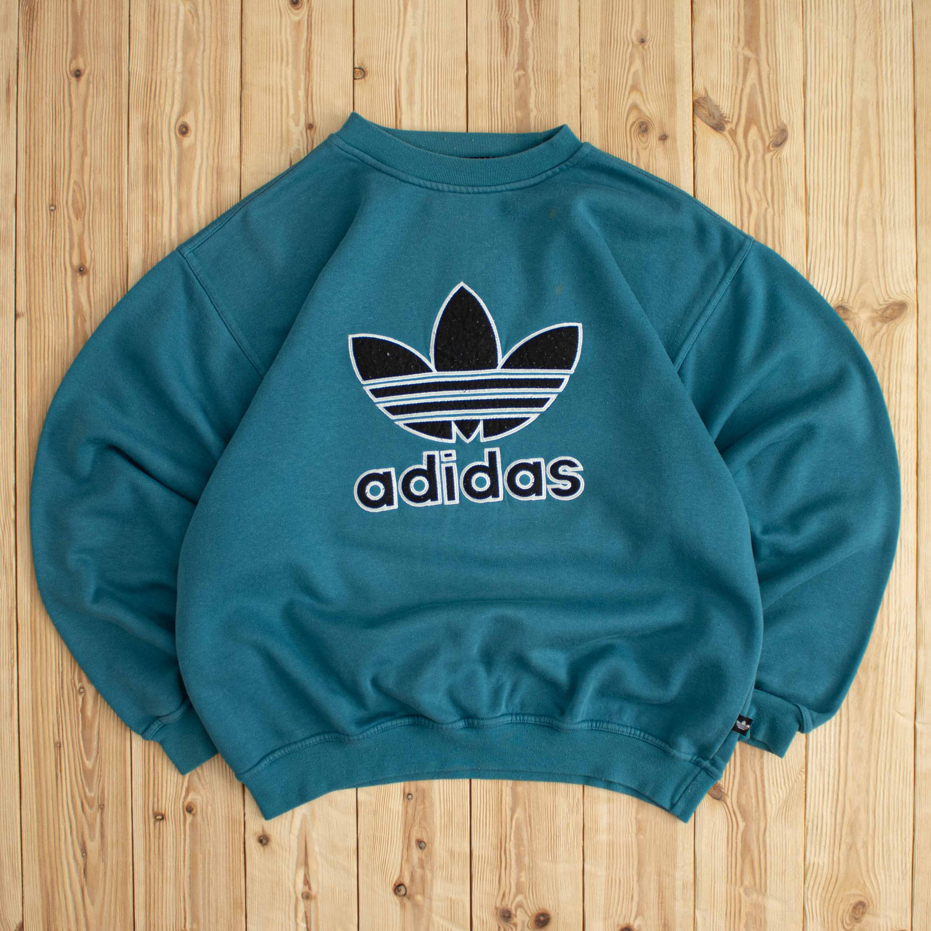 (L) Vintage Adidas Spell Out Embroidered Sweatshirt