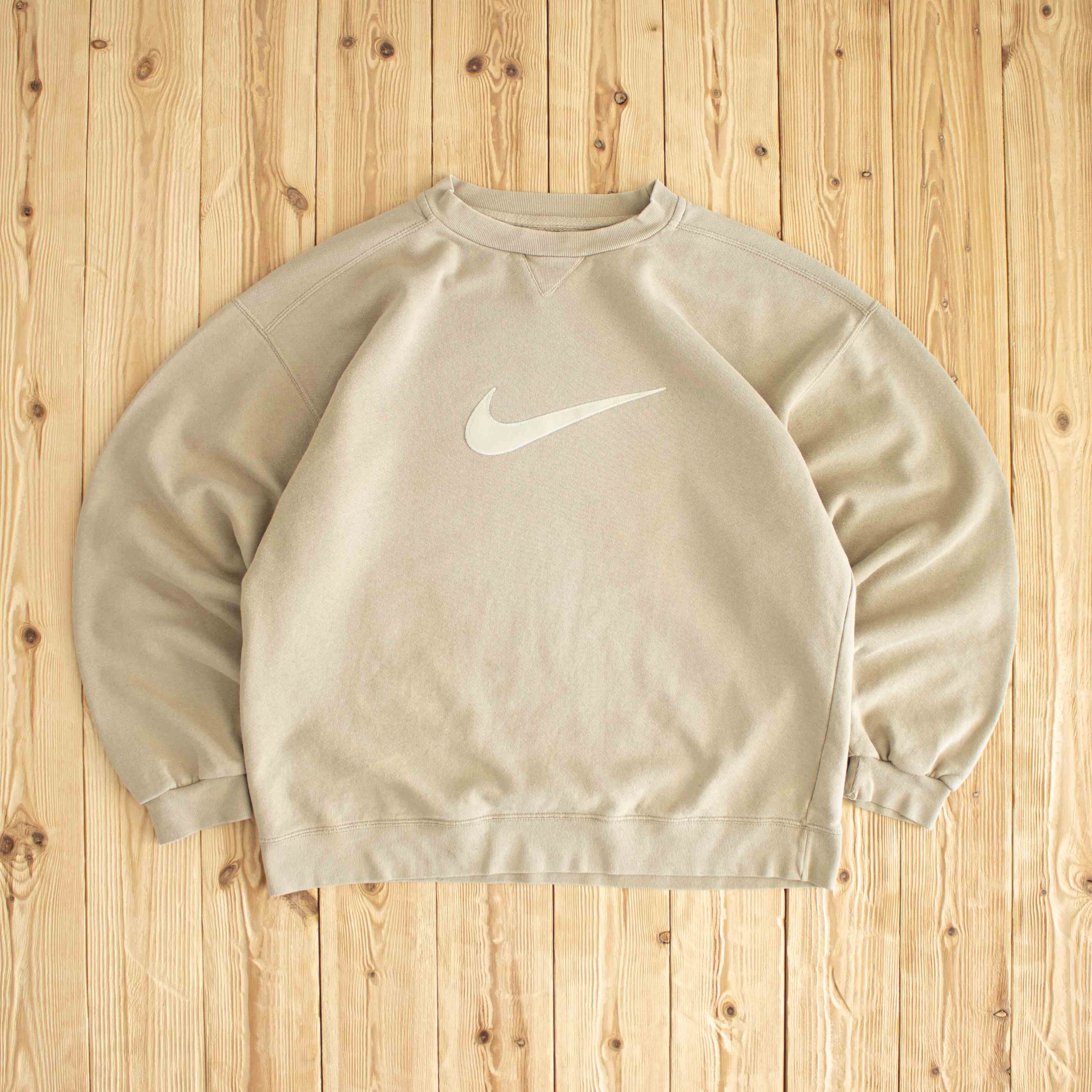(M/L) Nike Swoosh Vintage Embroidered Sweatshirt Beige
