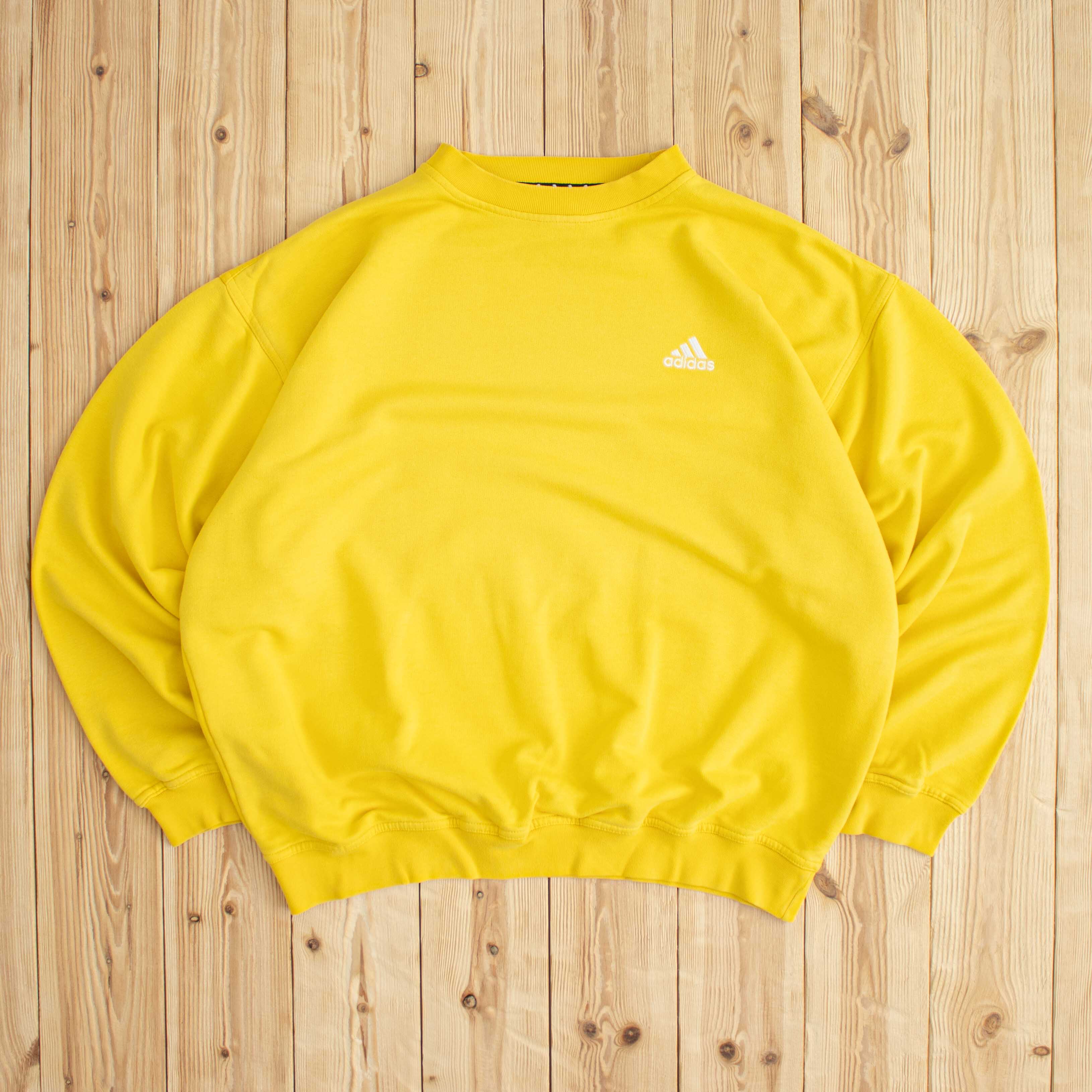 (L) Vintage Adidas Essential Embroidered Sweatshirt