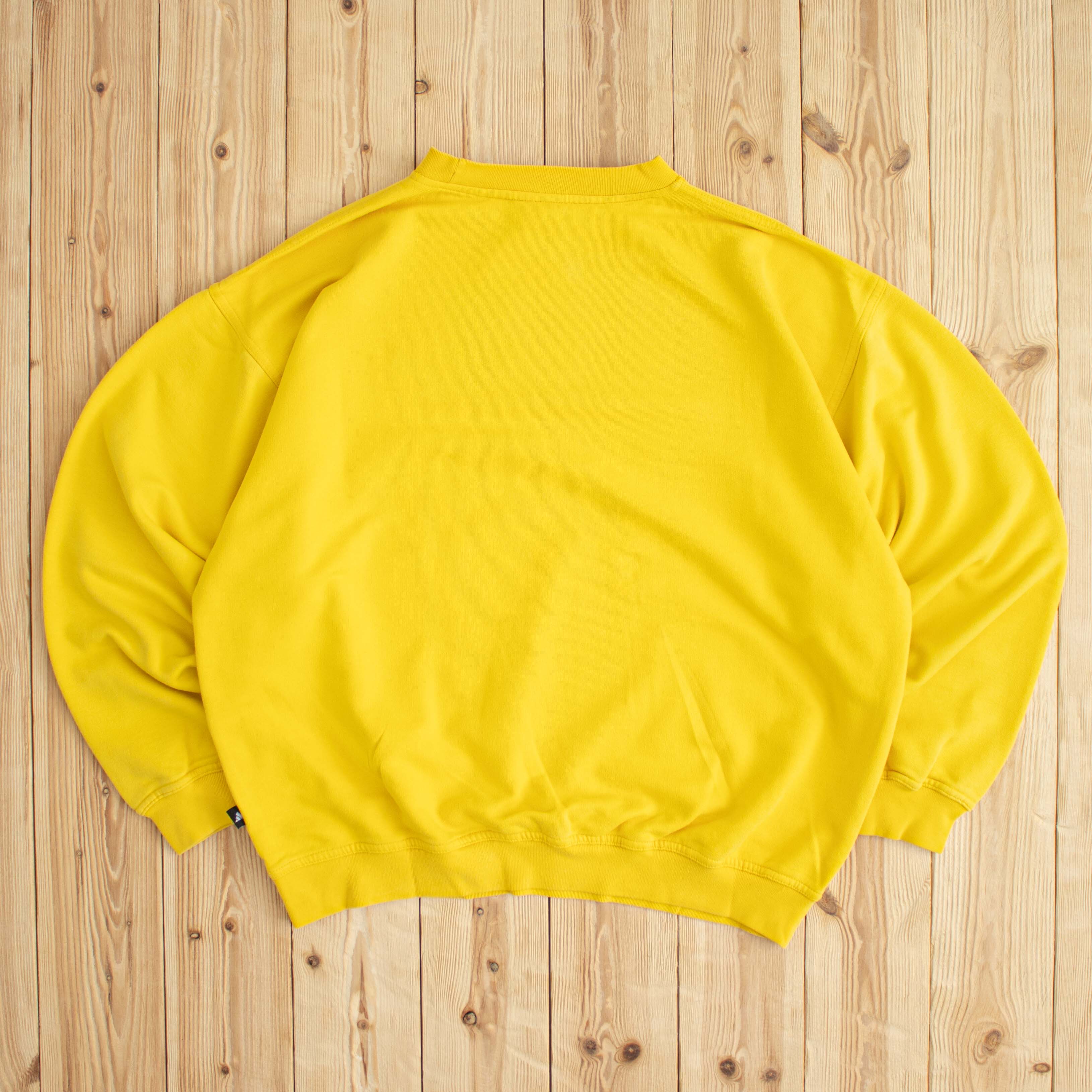 (L) Vintage Adidas Essential Embroidered Sweatshirt