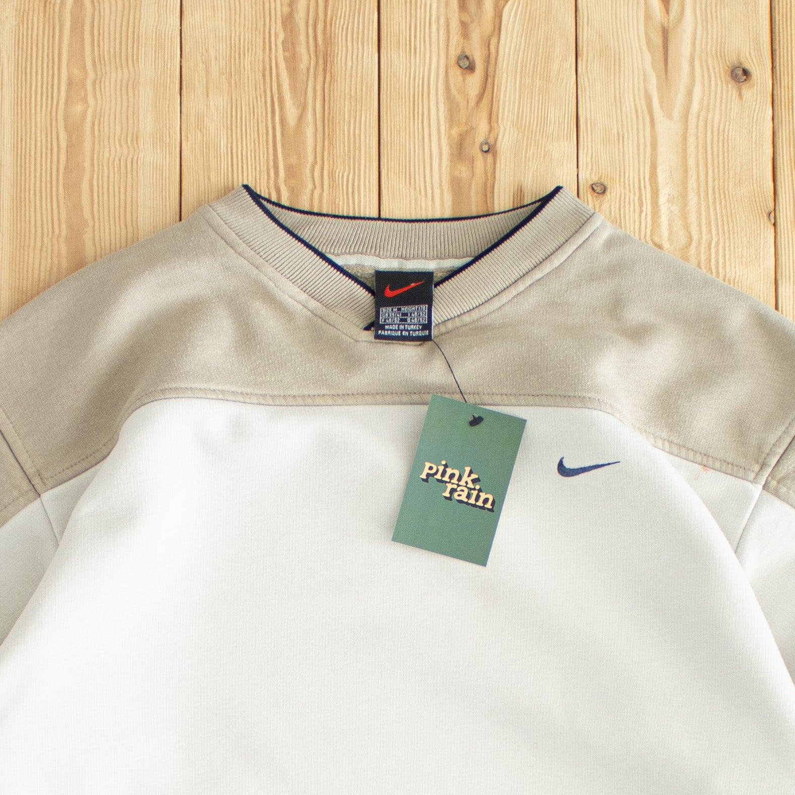 (M) Nike Vintage Essential Embroidered Sweatshirt Beige