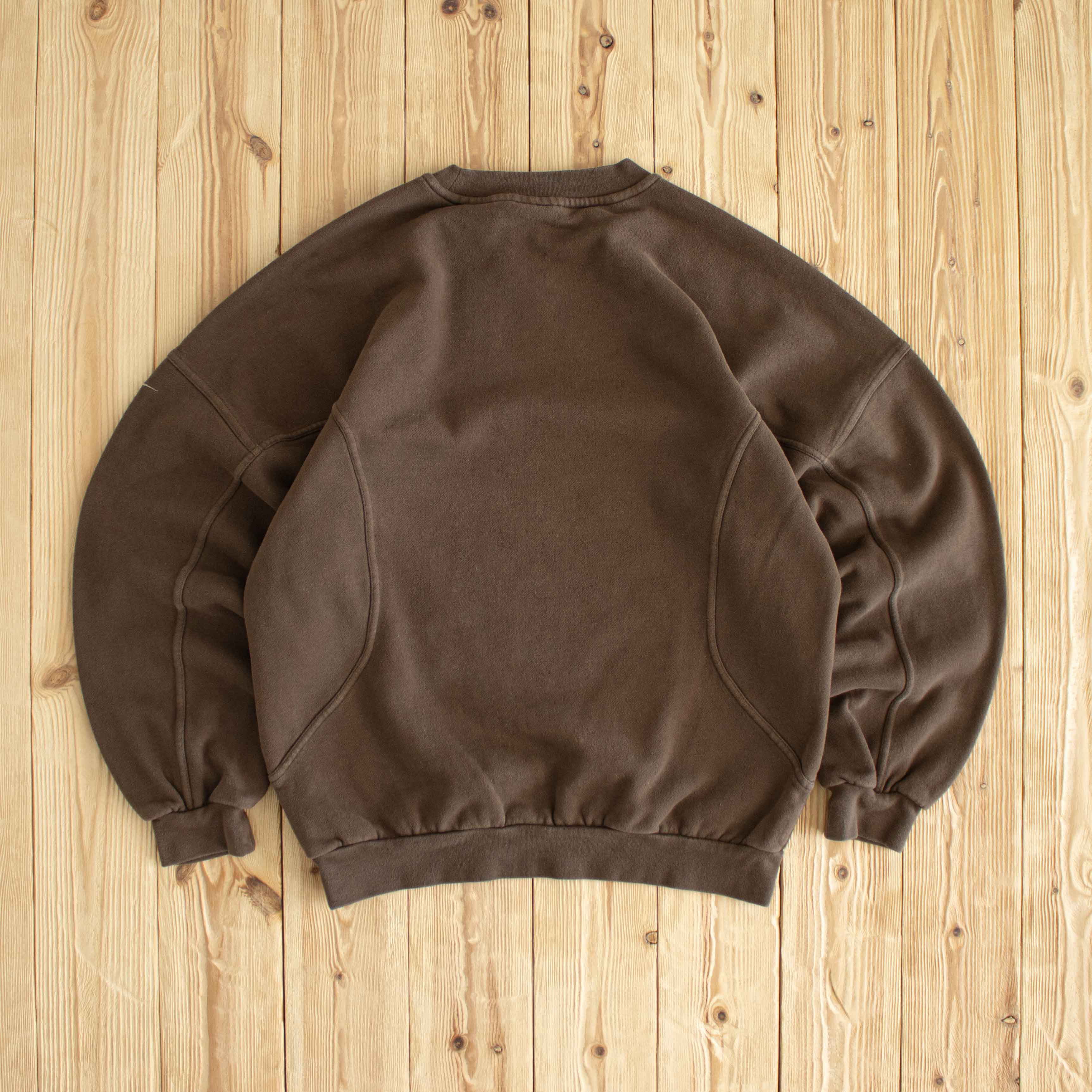 (M) Nike Shoulder Spell Out Vintage Embroidered Sweatshirt Brown