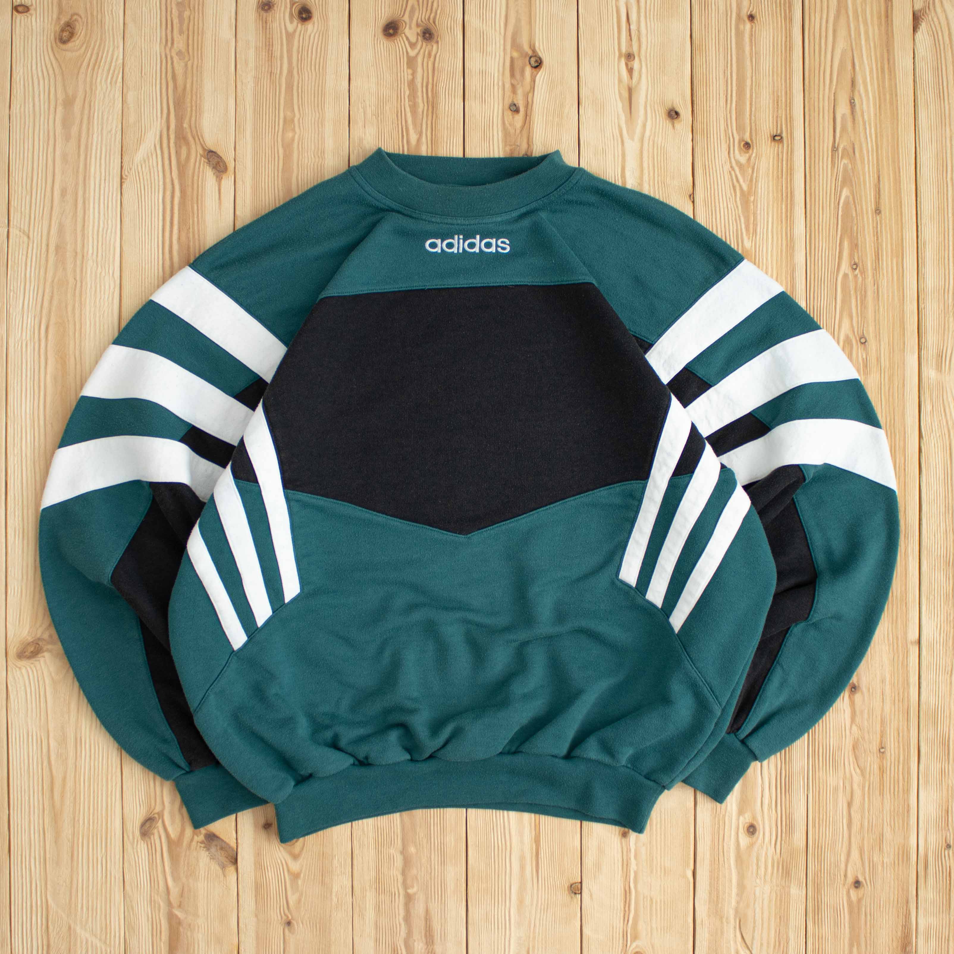 (M) Vintage Adidas Embroidered Sweatshirt