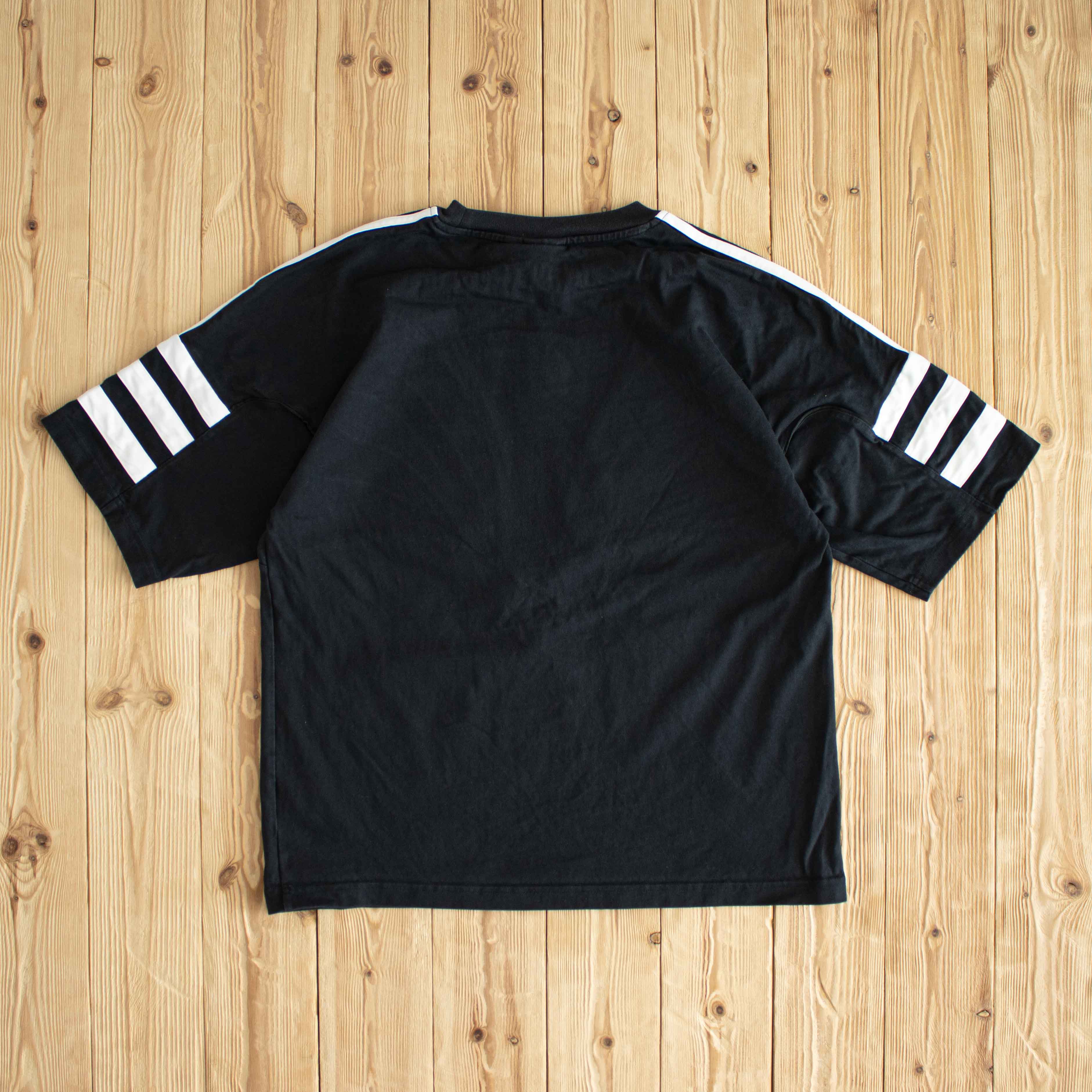 (M/L) Adidas Striped Embroidered Modern T-Shirt Black