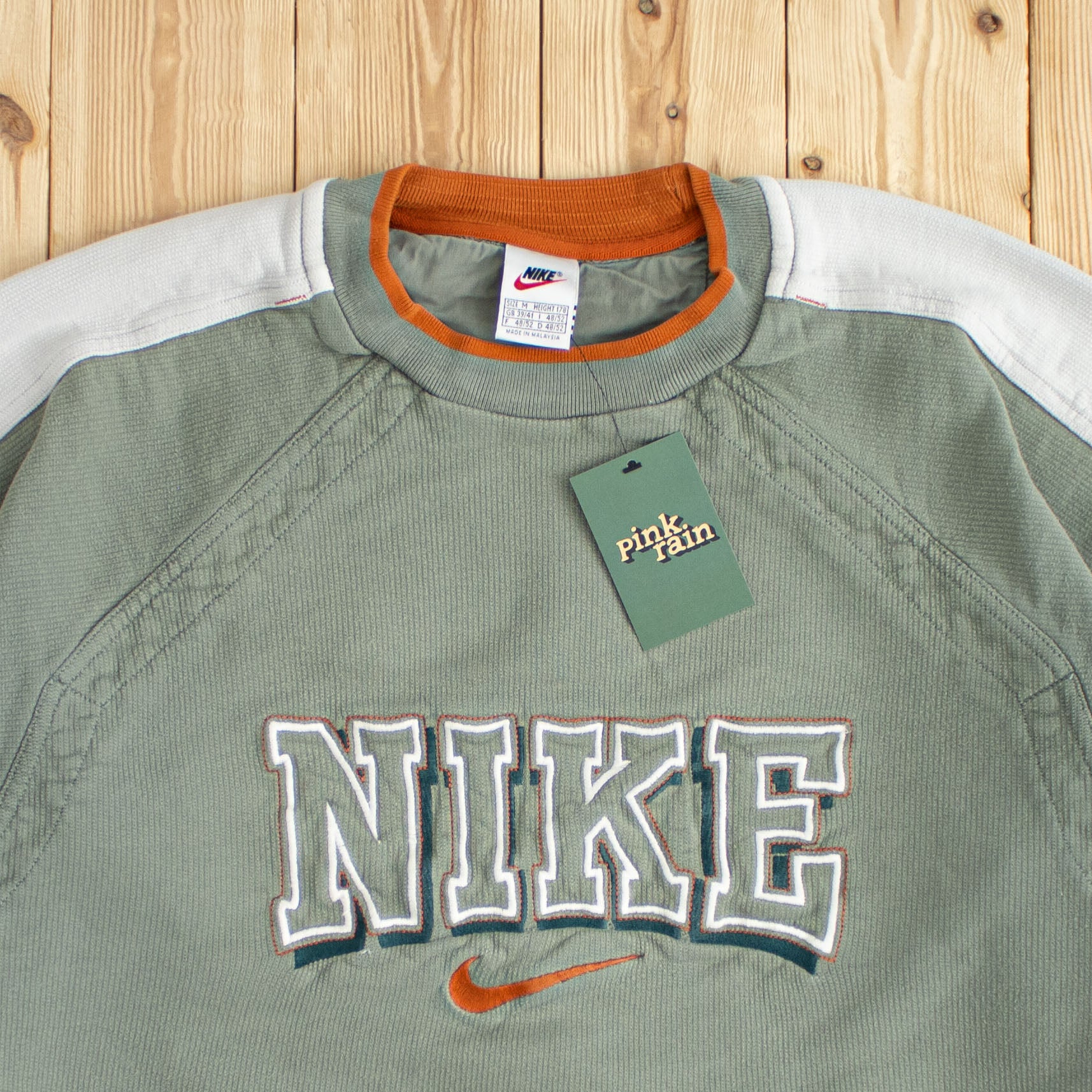 (M) Vintage Nike Spell Out Embroidered Sweatshirt
