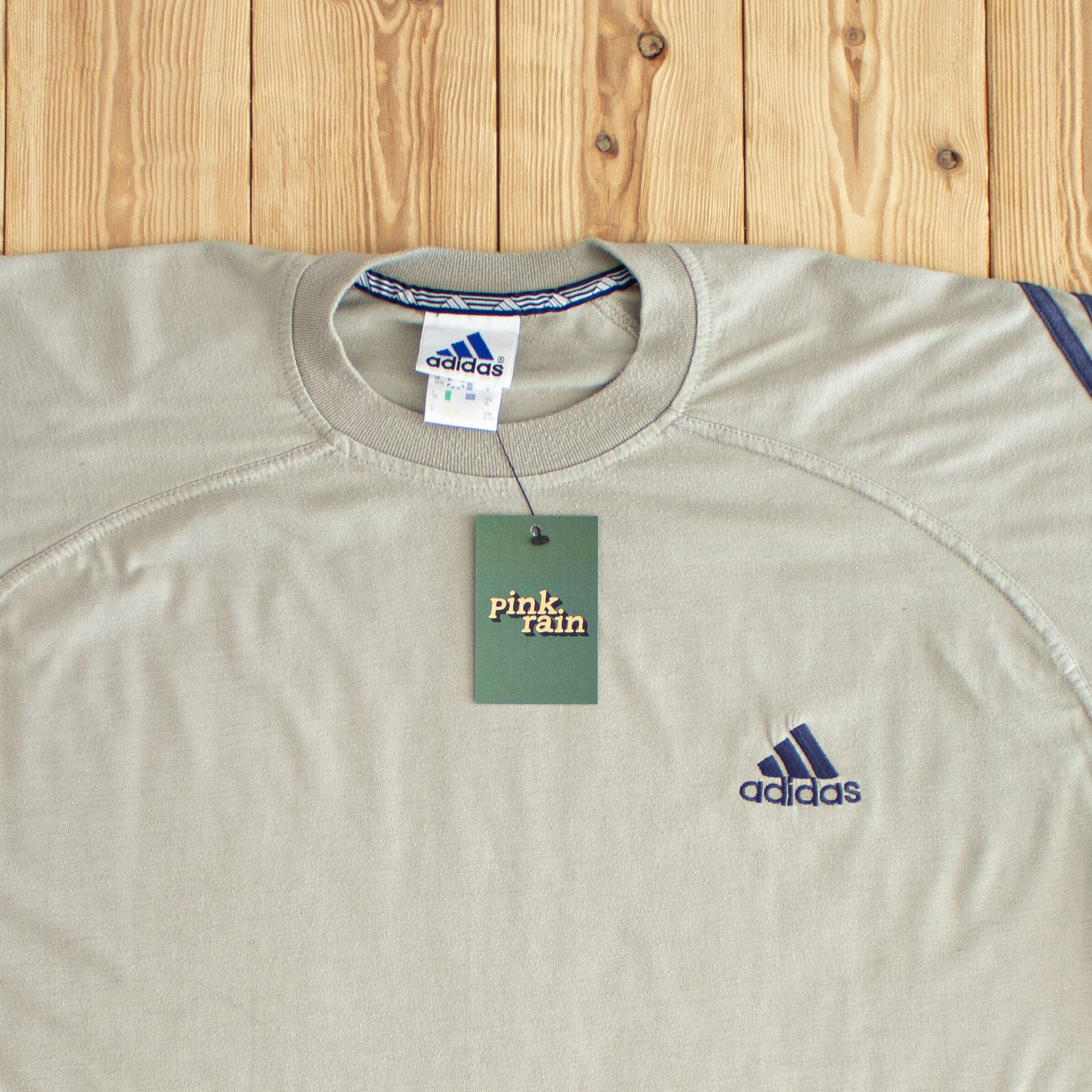 (L/XL) Adidas Vintage Embroidered Essential T-Shirt Beige