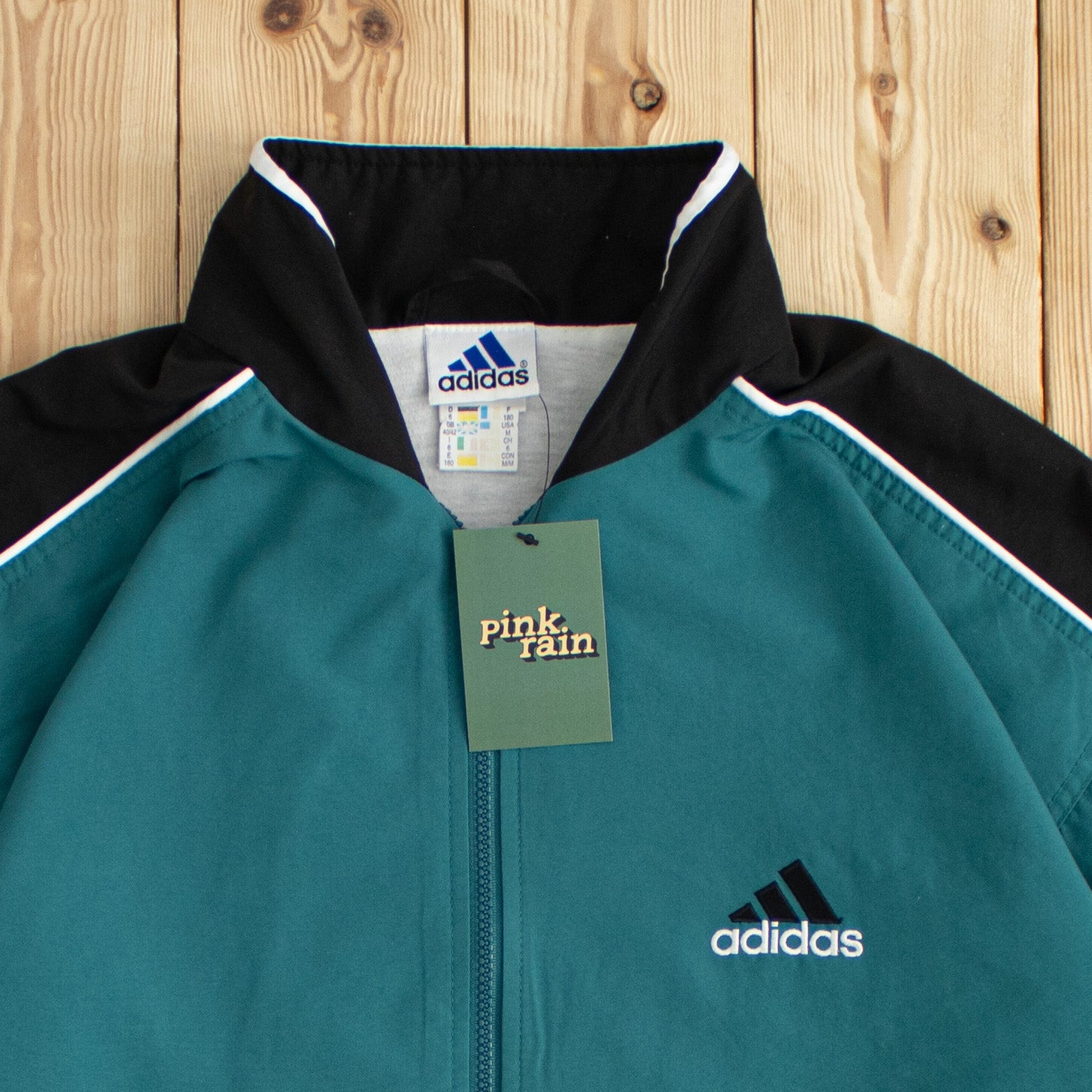 (M) Vintage Adidas Essential Embroidered Jacket