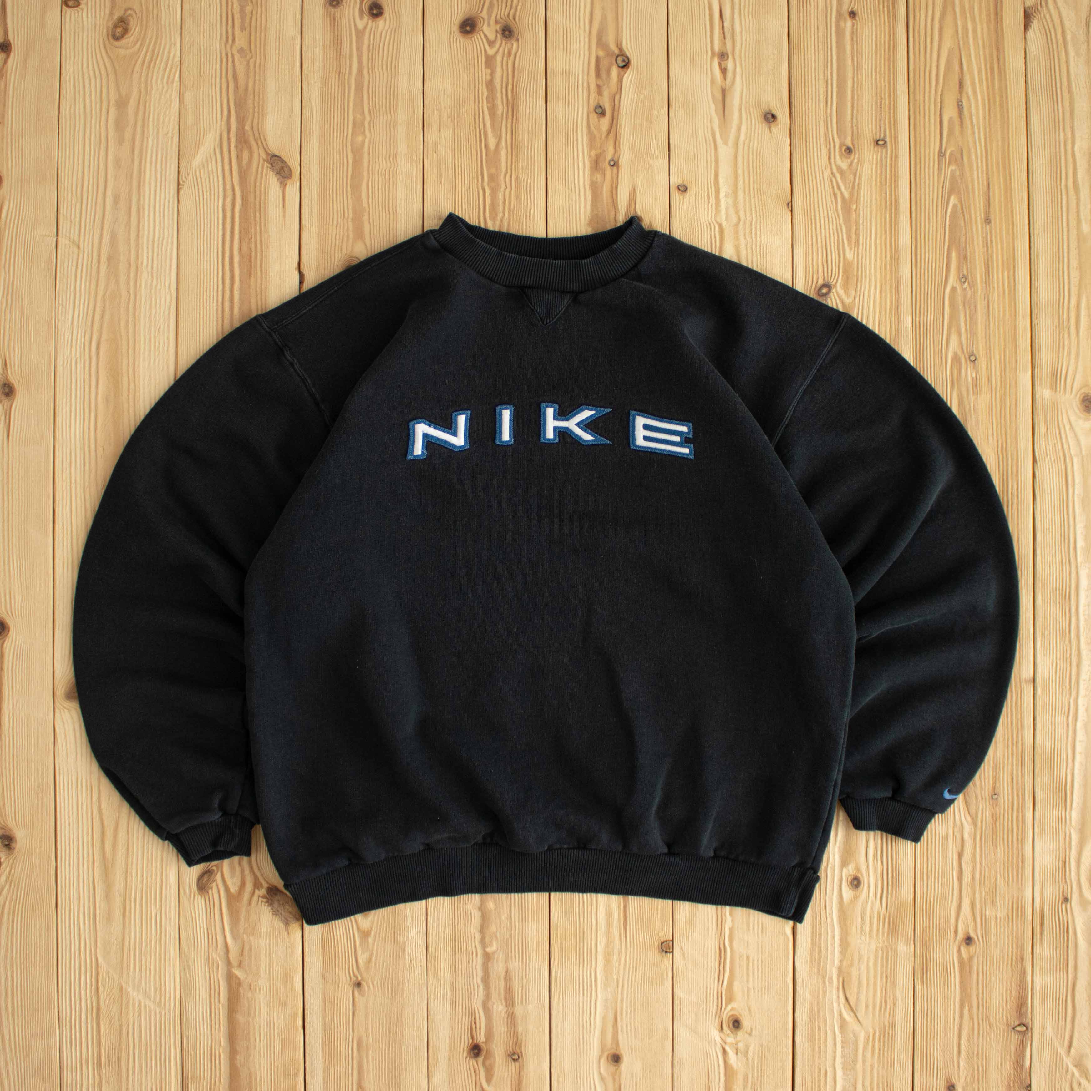 (S/M) Nike Spell Out Vintage Embroidered Sweatshirt Black