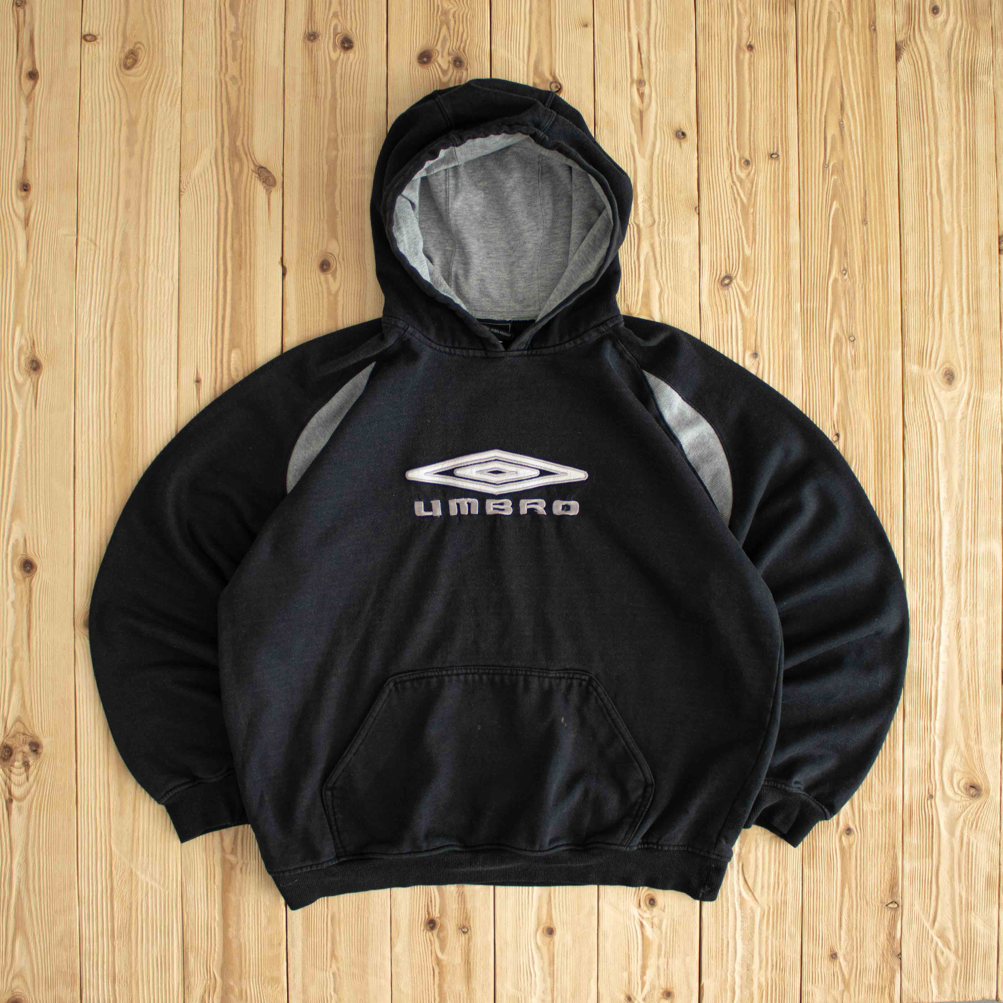 (M/L) Umbro Vintage Embroidered Hoodie Black