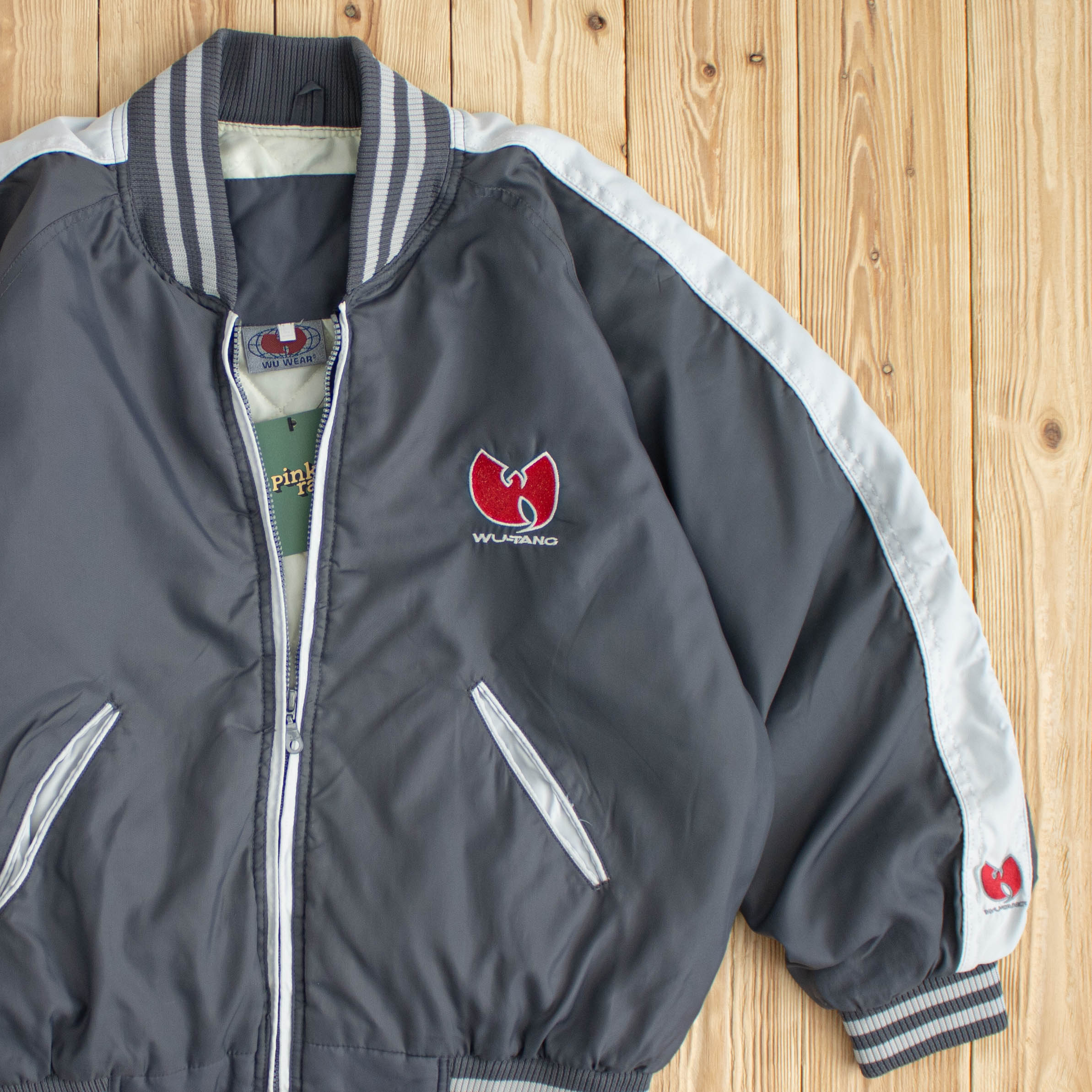 (L) Vintage Wu Tang Embroidered Puffer Jacket