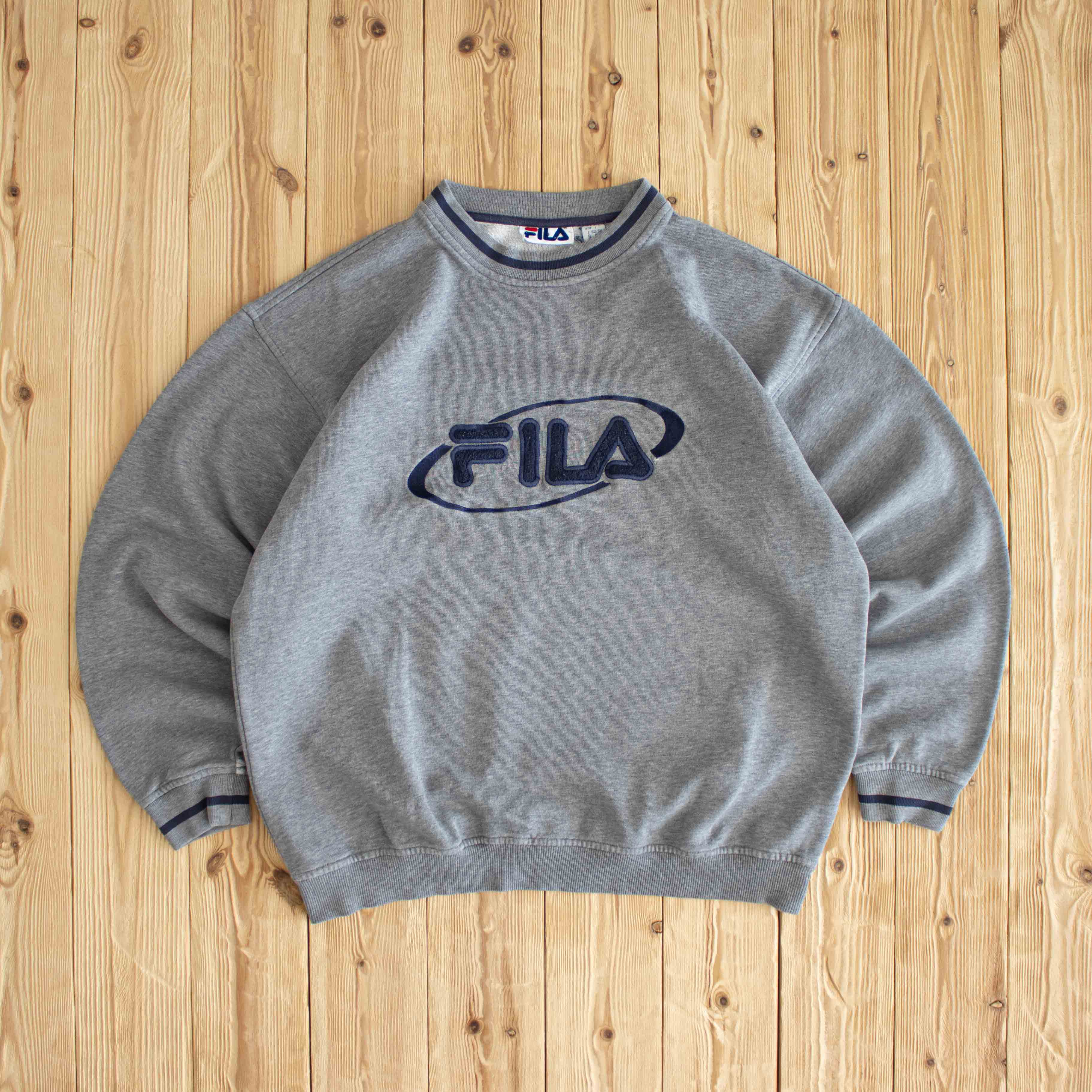 (M/L) Fila Vintage Embroidered Sweatshirt Gray