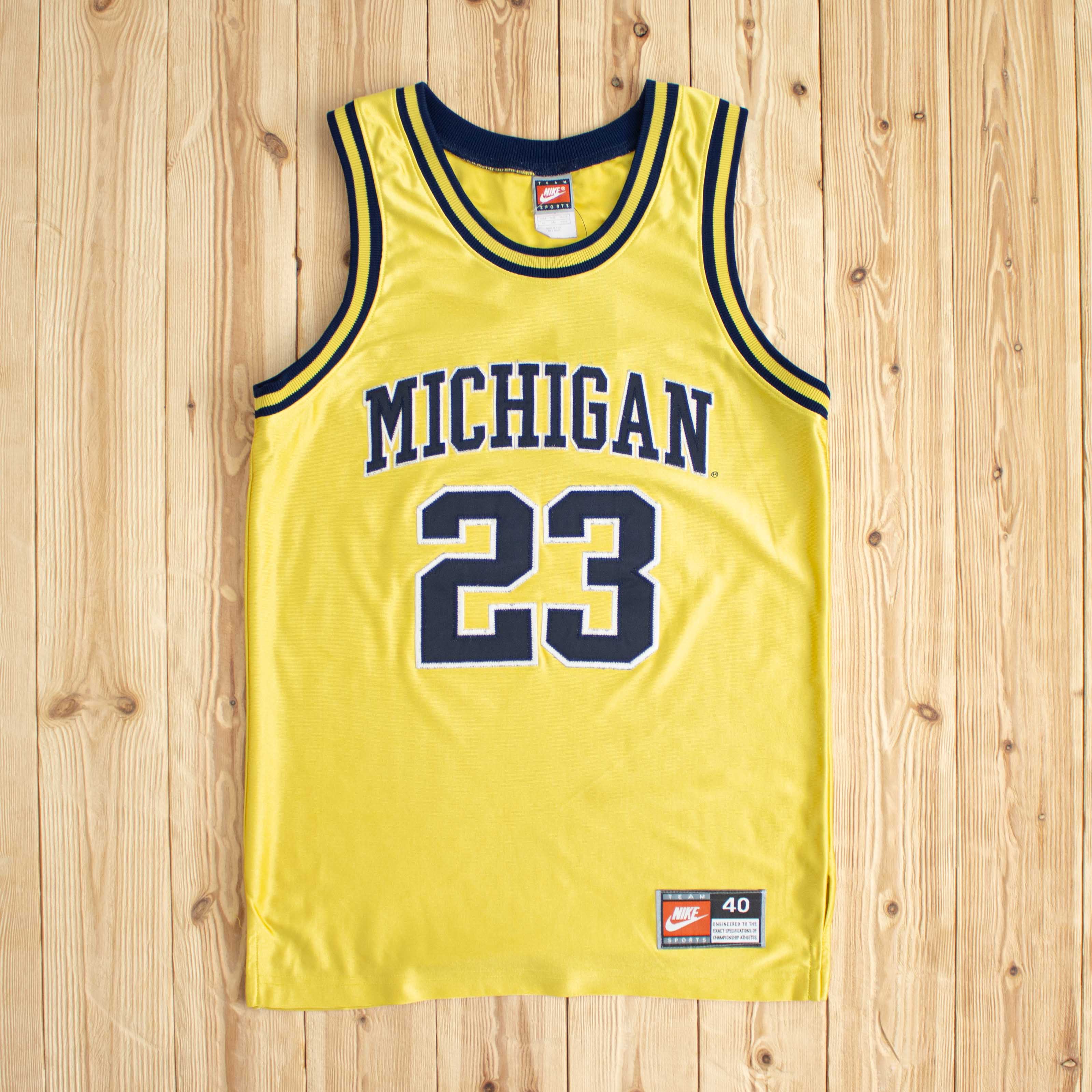 (S/M) Vintage Nike Michigan Embroidered Jersey