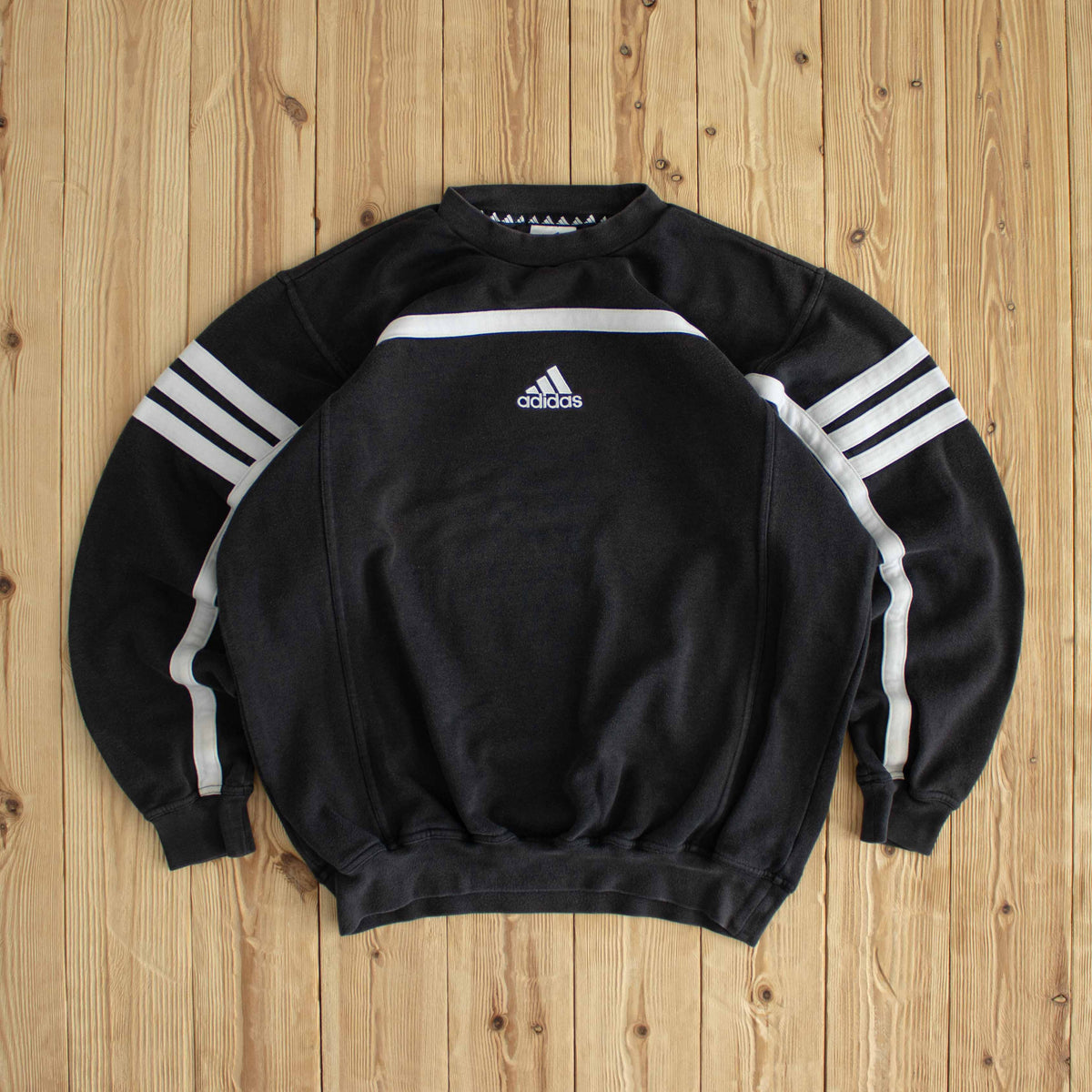 (M) Adidas Center Logo Vintage Embroidered Sweatshirt Black