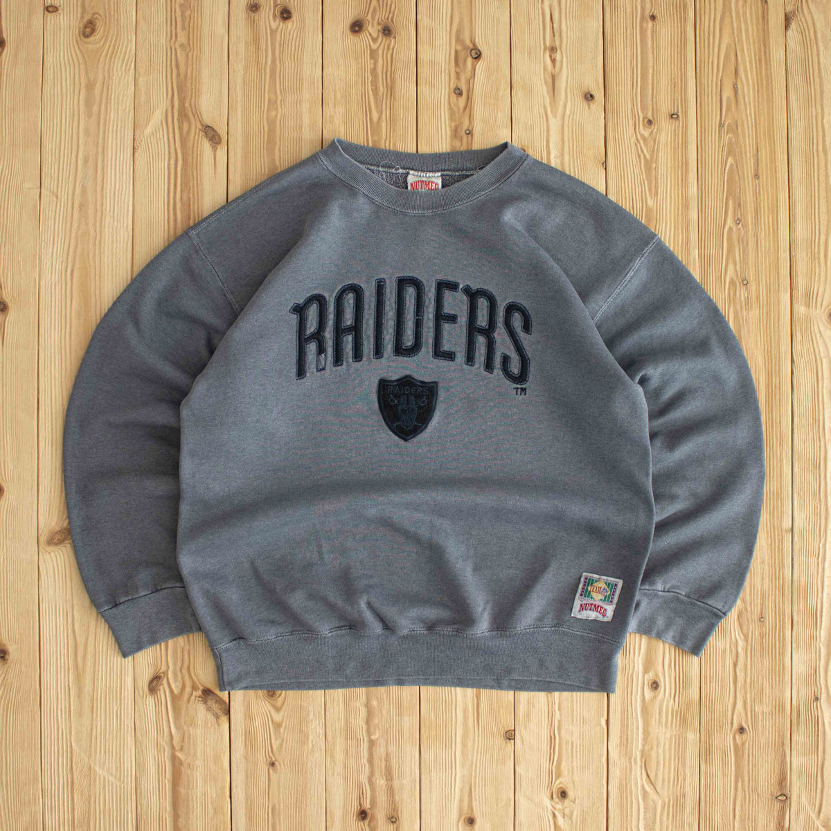 (M) Nutmeg Oakland Raiders Vintage Embroidered Sweatshirt Gray