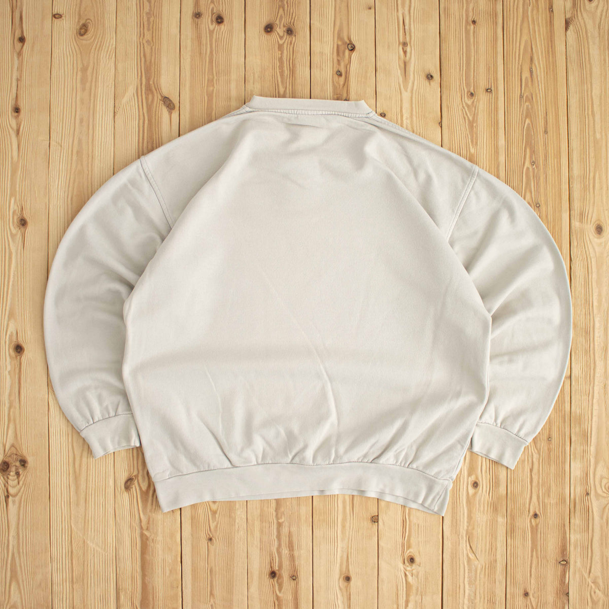 (L) Reebok Vintage Essential Embroidered Sweatshirt Beige