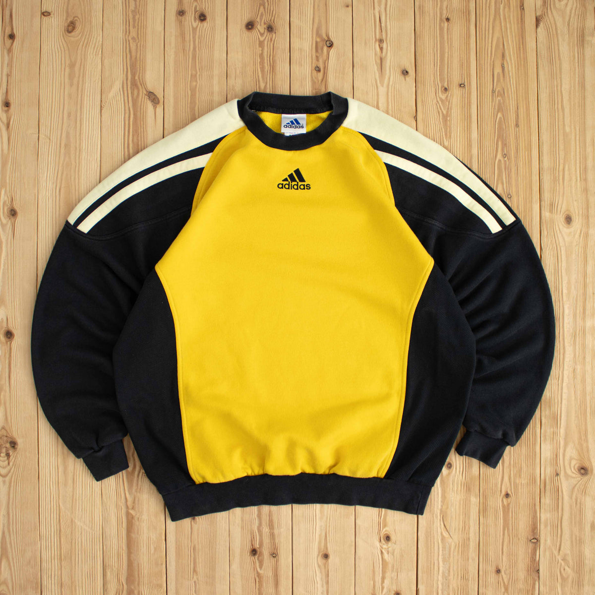(XL) Adidas Center Logo Vintage Embroidered Sweatshirt Yellow