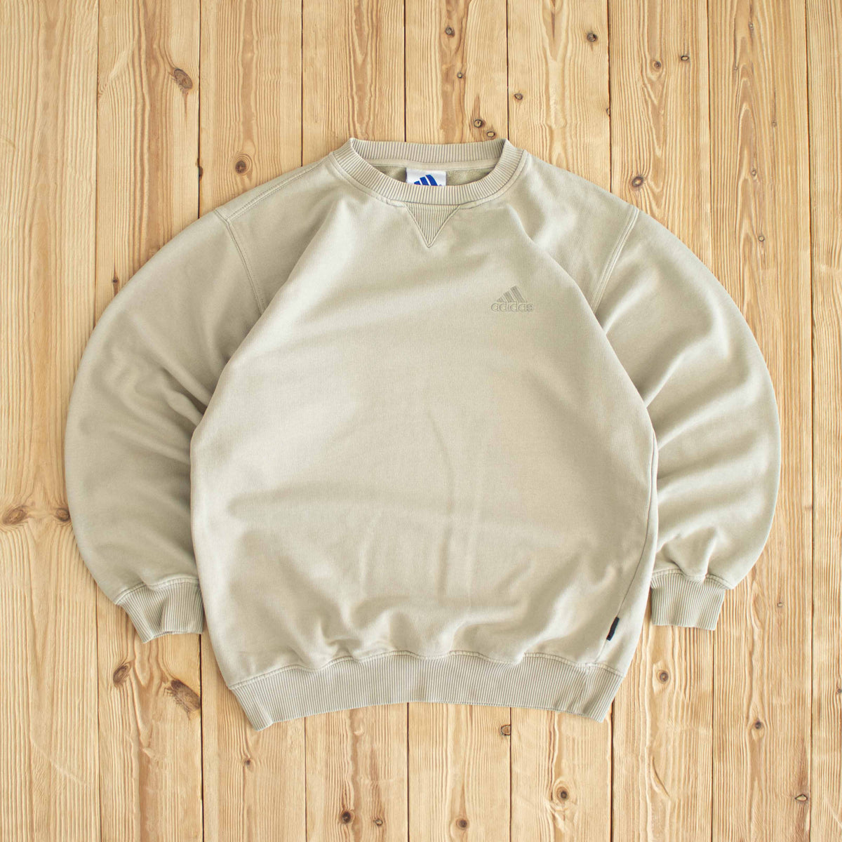 (S) Adidas Essential Vintage Embroidered Sweatshirt Beige