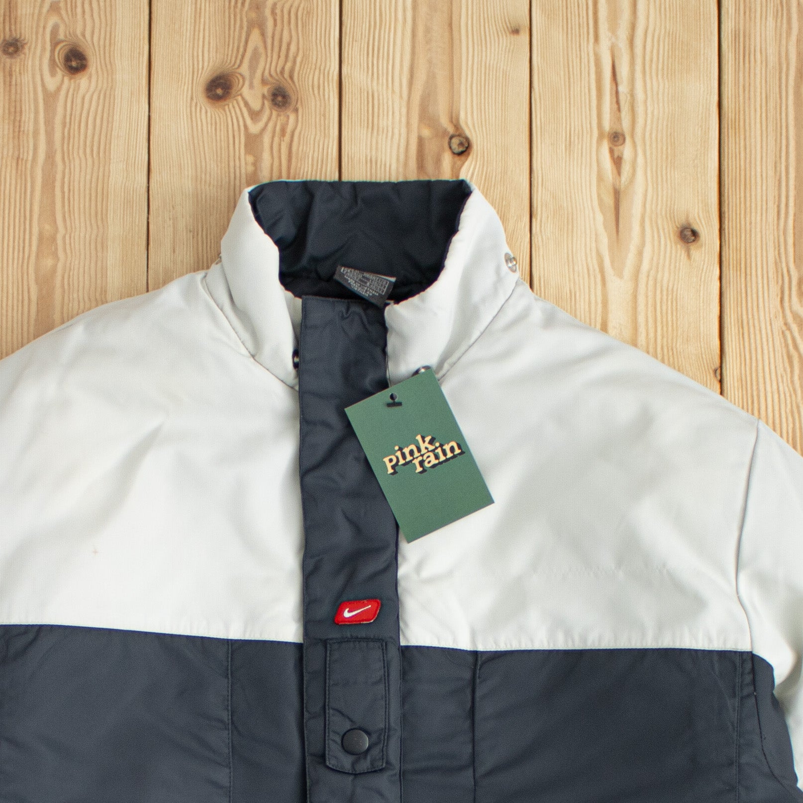 (M) Vintage Nike Embroidered Puffer Jacket