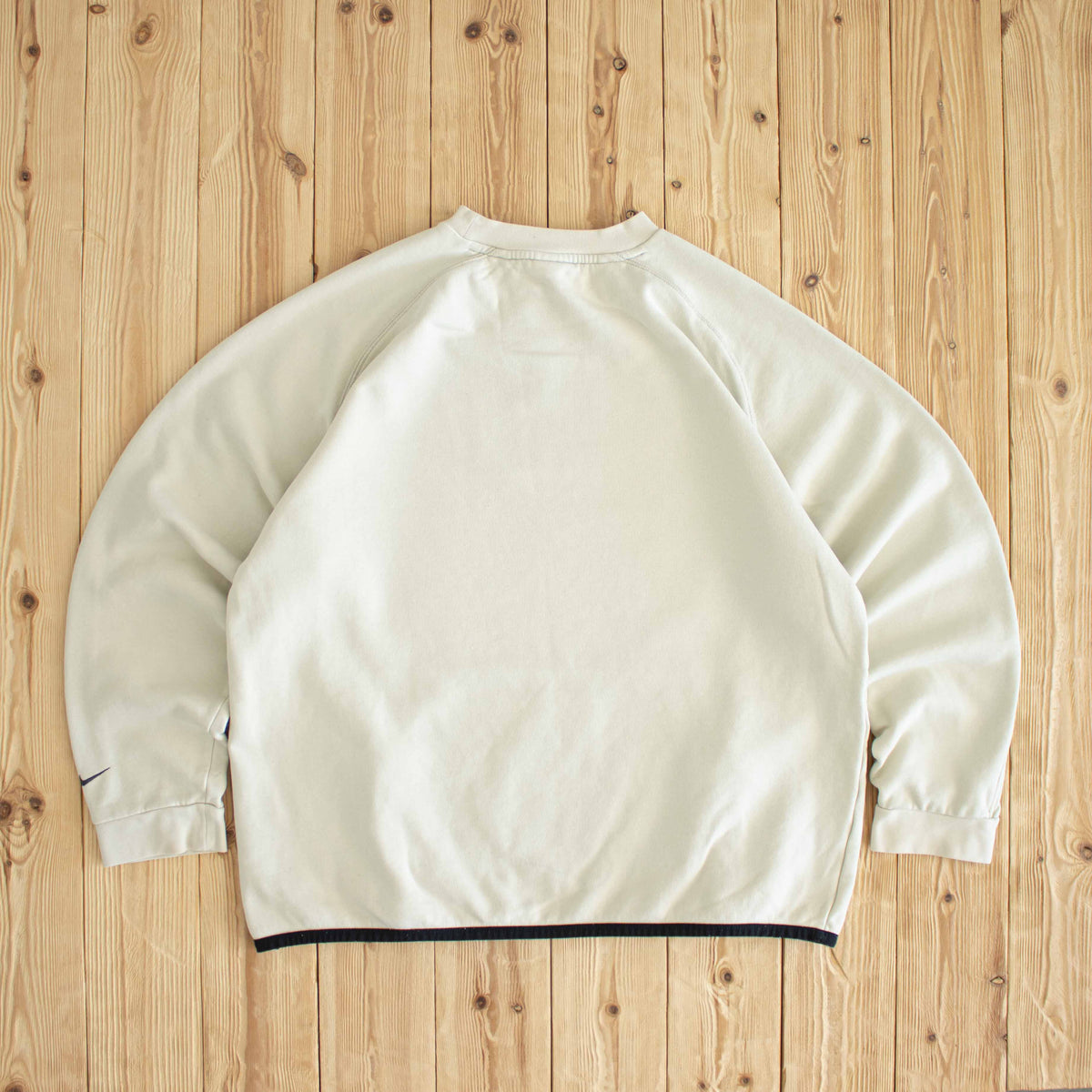(L) Nike Center Name Vintage Embroidered Sweatshirt Beige