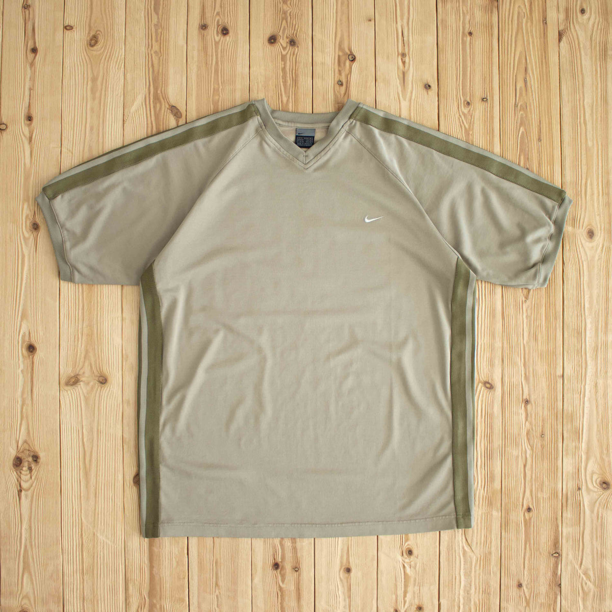 (L/XL) Nike Vintage Essential Embroidered T-Shirt Beige