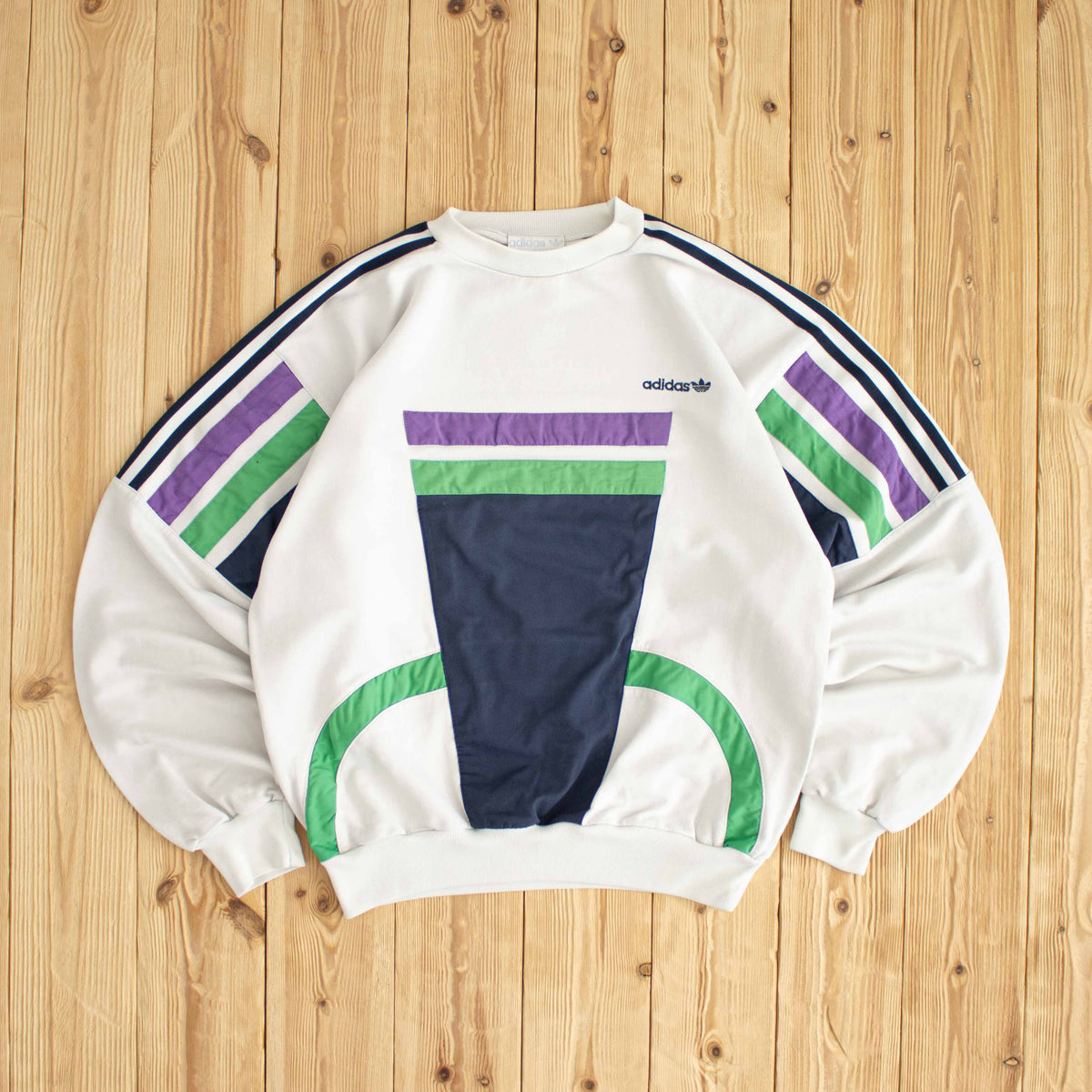 (S/M) Adidas Vintage Embroidered Sweatshirt White