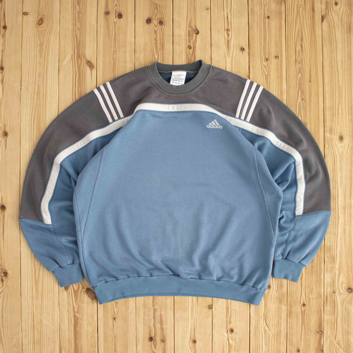 (L) Adidas Vintage Essential Embroidered Sweatshirt Blue