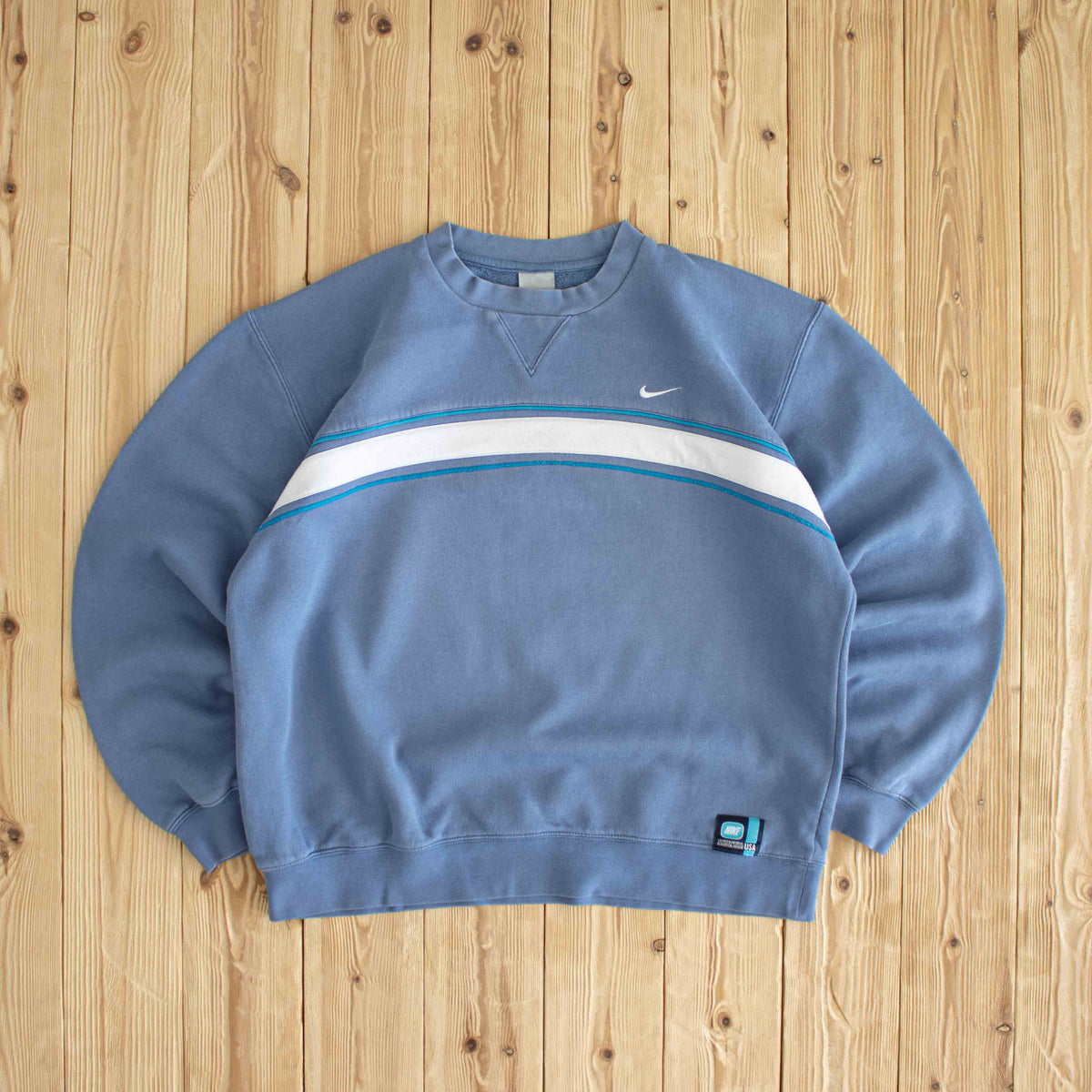 (M) Nike Back Spell Out Vintage Embroidered Sweatshirt Blue