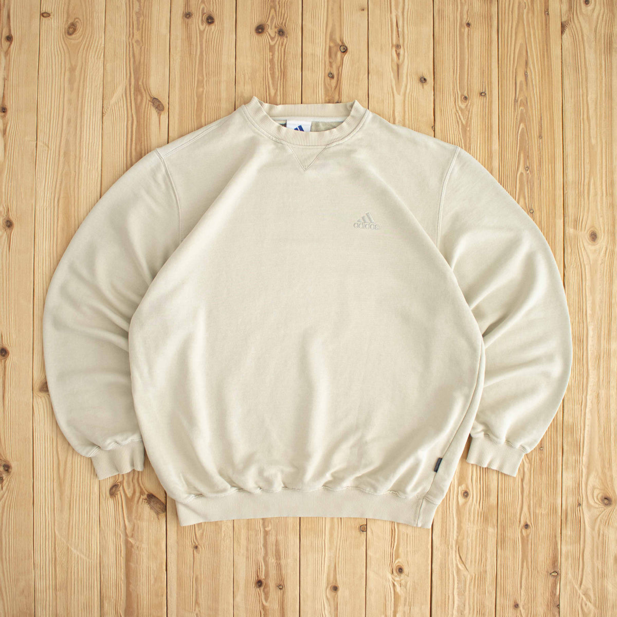 (L) Adidas Vintage Essential Embroidered Sweatshirt Beige