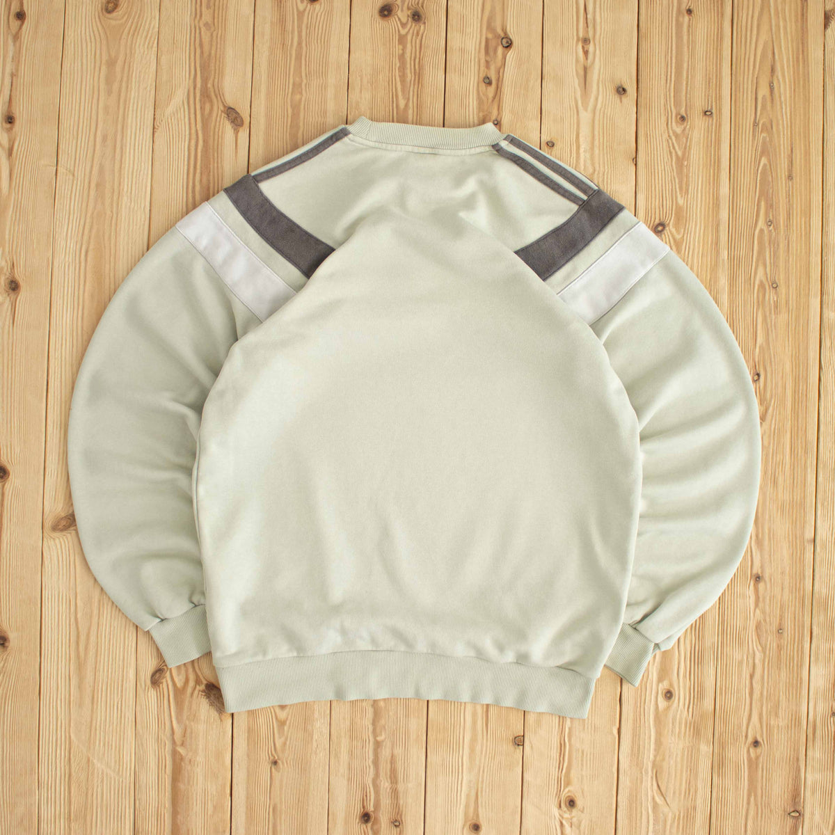 (M) Adidas Vintage Embroidered Essential Sweatshirt Beige