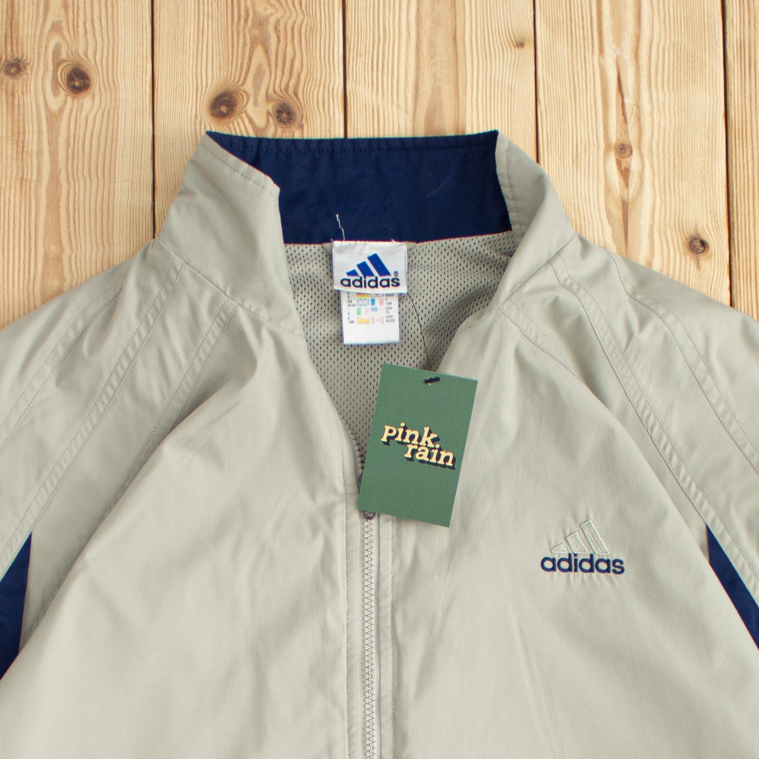 (L) Vintage Adidas Essential Embroidered Jacket