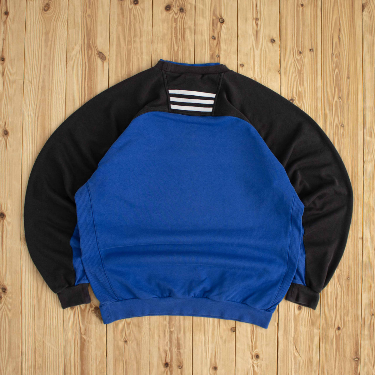 (L) Adidas Center Logo Vintage Embroidered Sweatshirt Blue