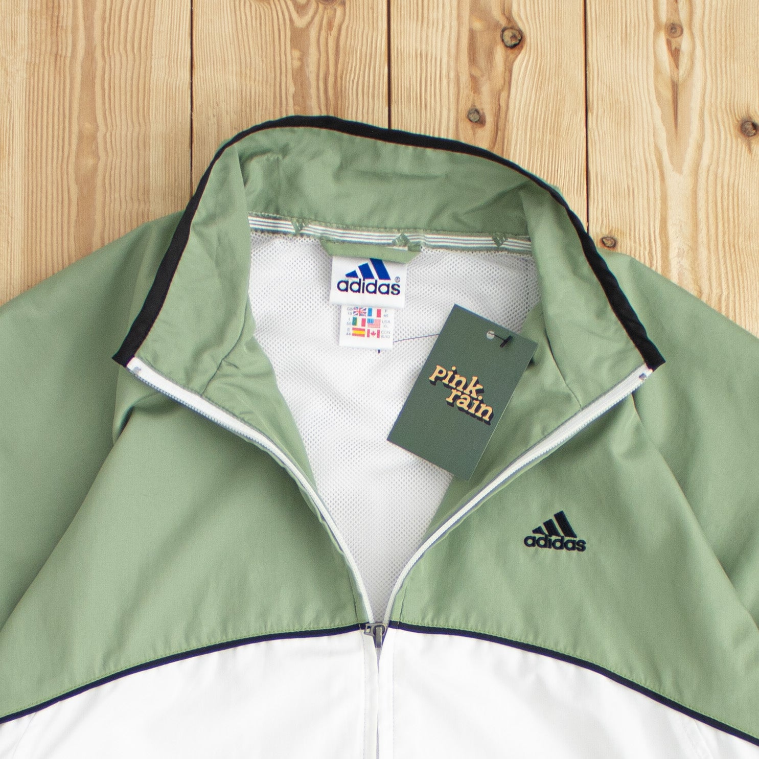 (L/XL) Vintage Adidas Essential Embroidered Jacket