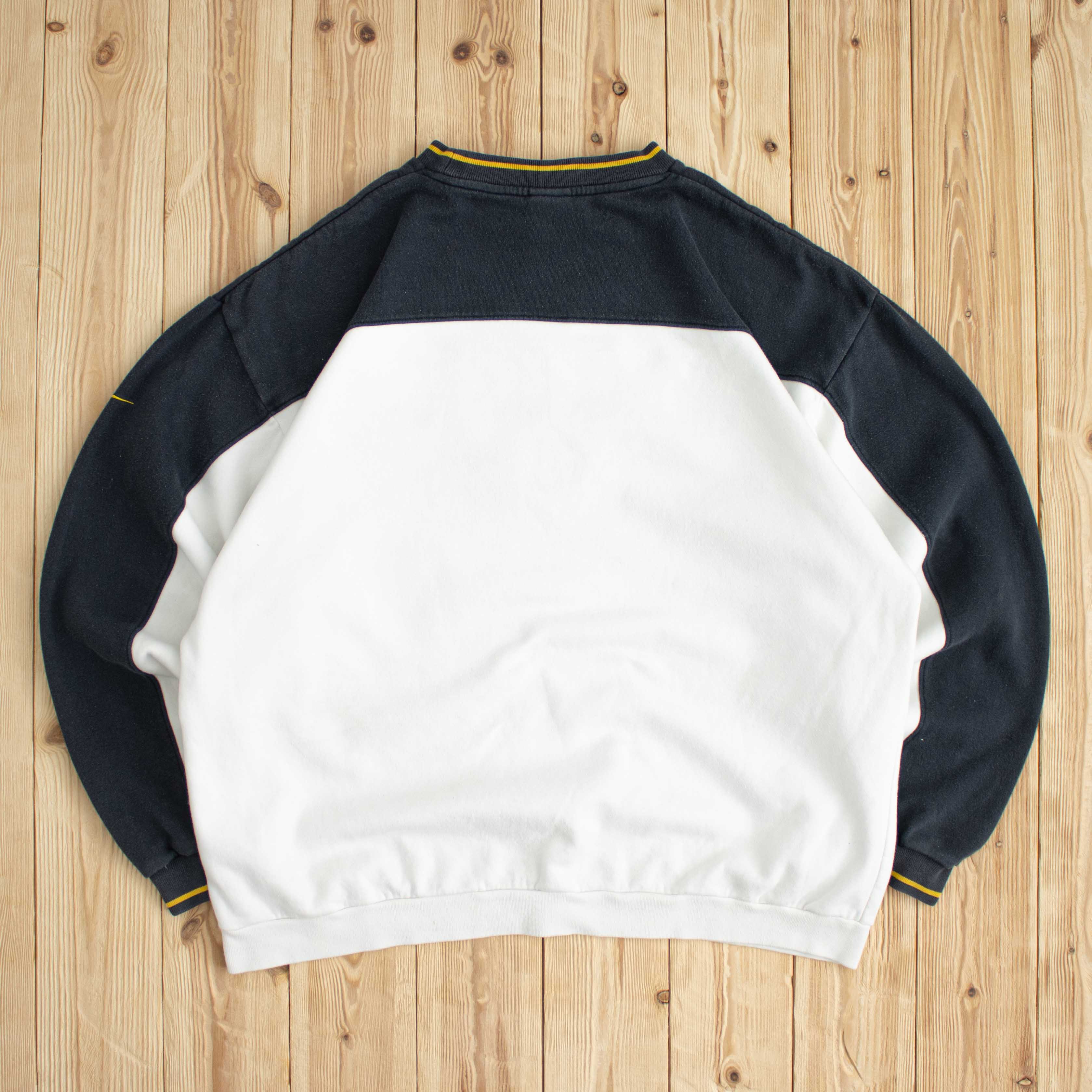 (XL) Vintage Nike Spell Out Embroidered Sweatshirt