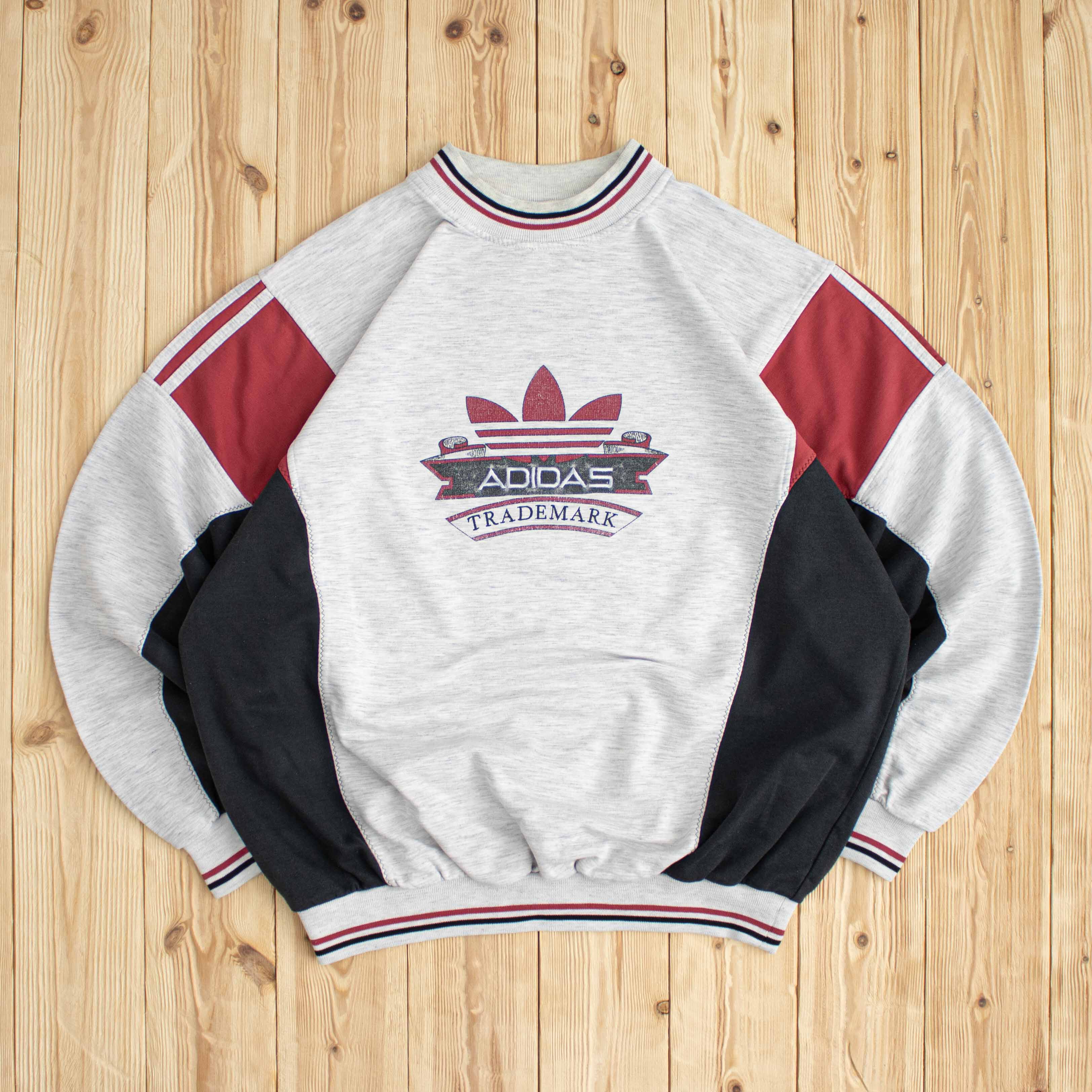 (L) Vintage Adidas Trademark Embroidered Sweatshirt