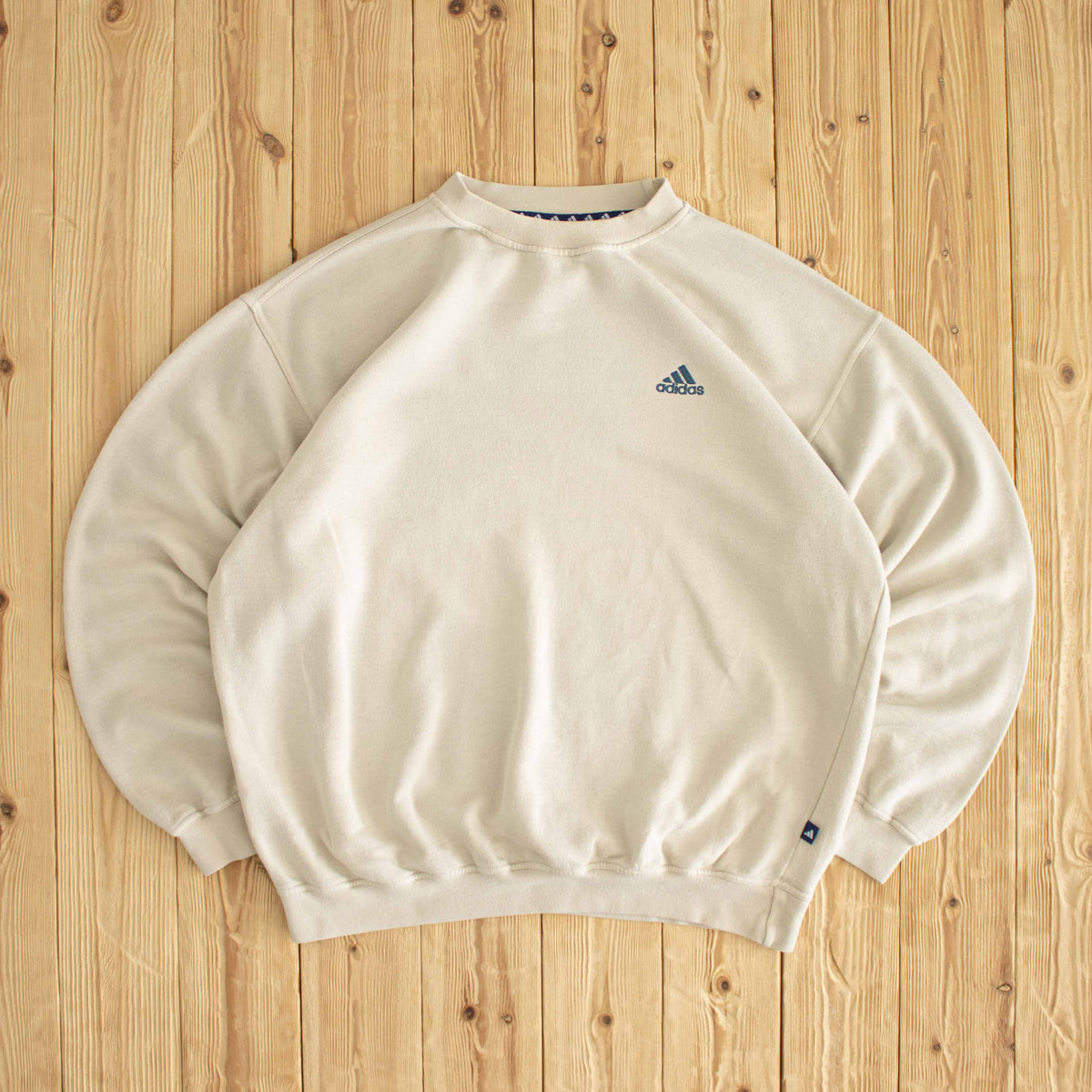 (L) Adidas Vintage Essential Embroidered Sweatshirt Beige
