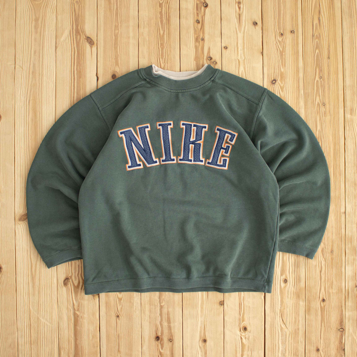 (S) Nike Spell Out Vintage Limited Edition Embroidered Sweatshirt Green