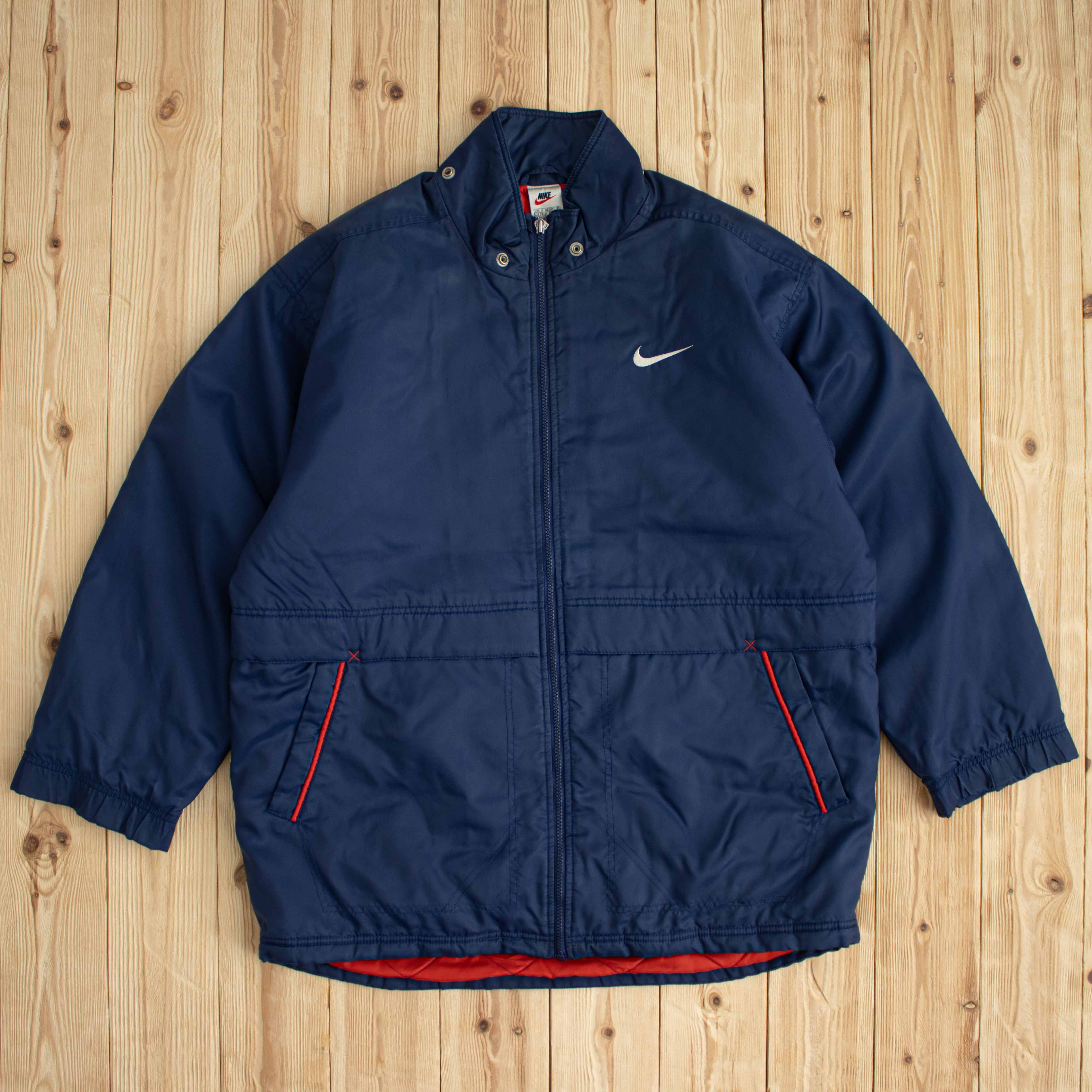 (L) Vintage Nike Essential Embroidered Puffer Jacket