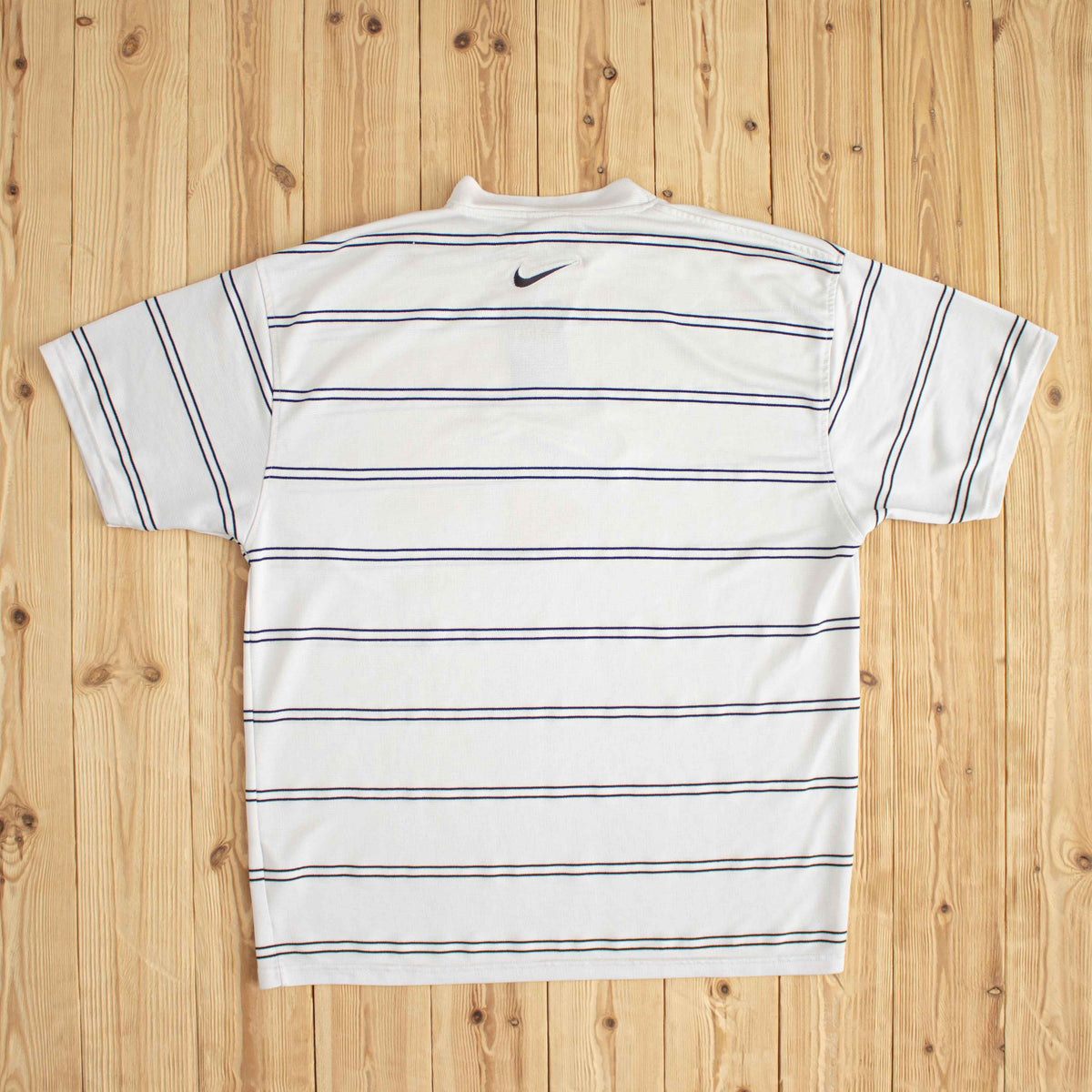 (L/XL) Nike Swoosh Vintage Embroidered T-Shirt Black White