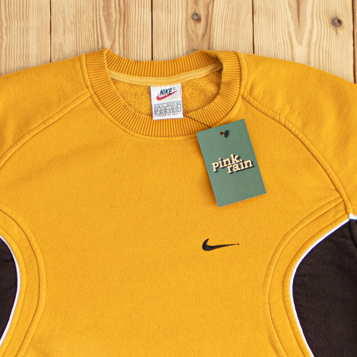 (M) Nike Vintage Essential Embroidered Sweatshirt Yellow