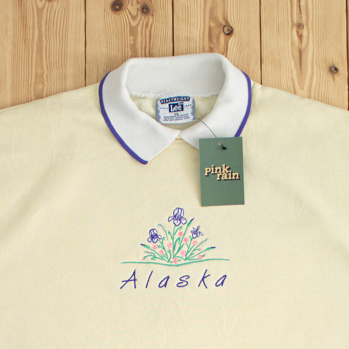 (XL) Lee Alaska Vintage Embroidered Sweatshirt Yellow