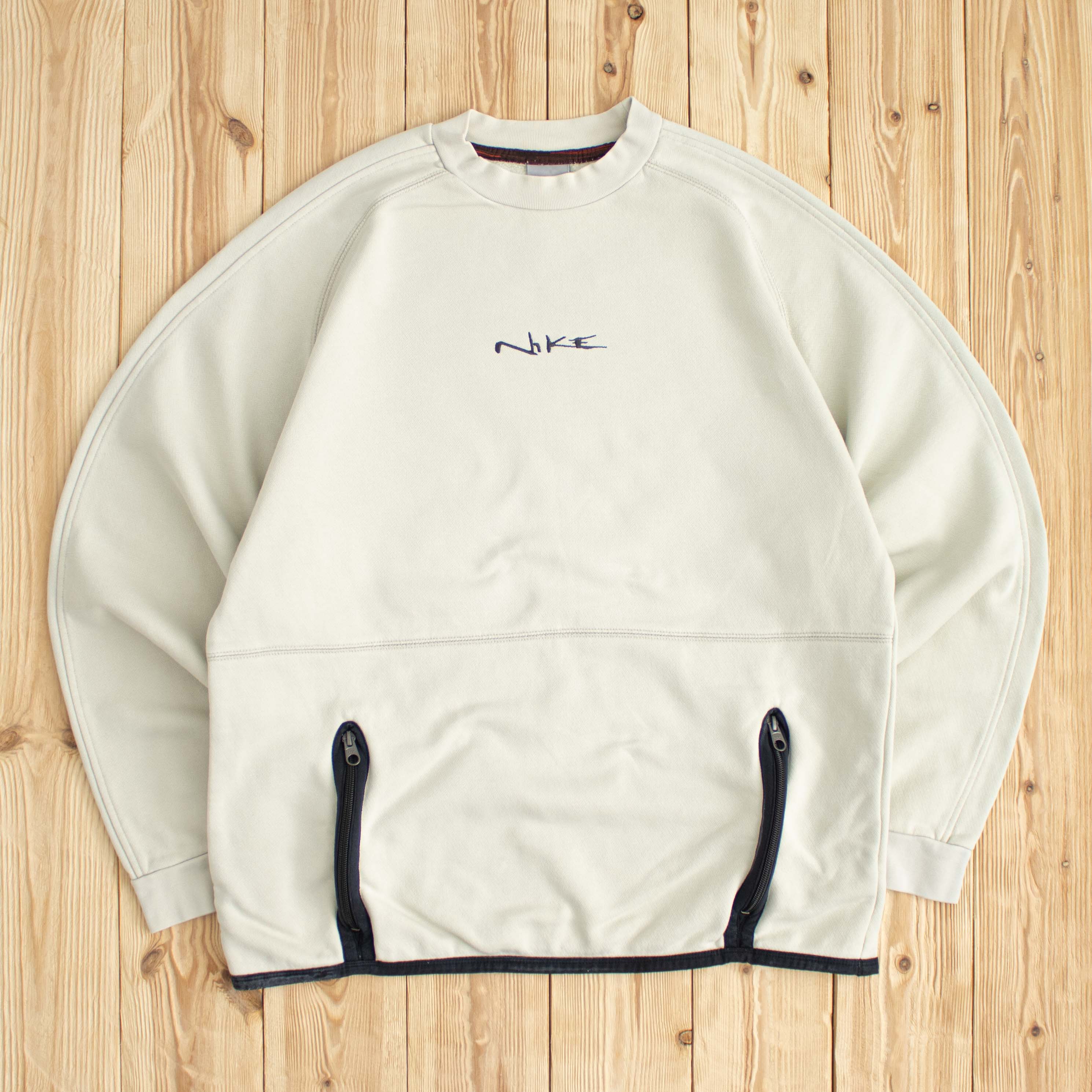 (S) Vintage Nike Embroidered Sweatshirt