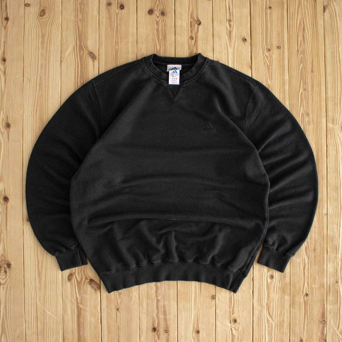 (L) Adidas Vintage Essential Embroidered Sweatshirt Black