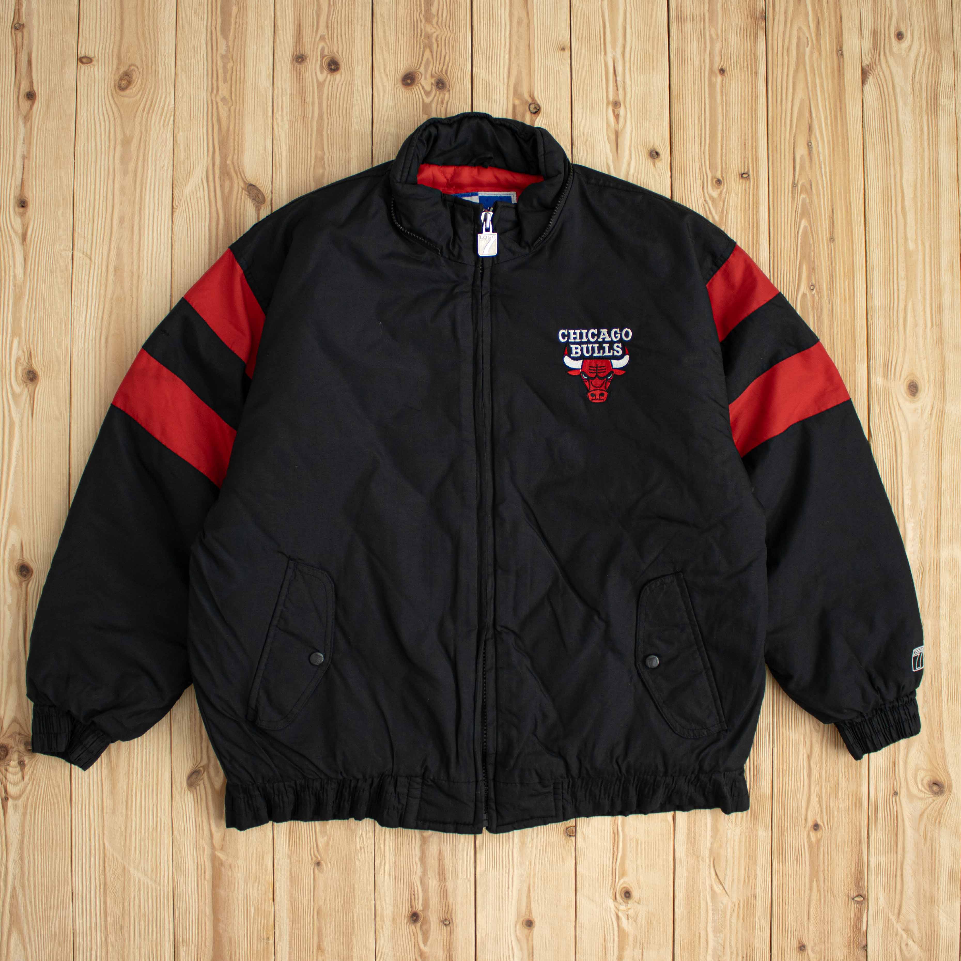(L) Vintage Logo 7 Chicago Bulls Embroidered Puffer Jacket