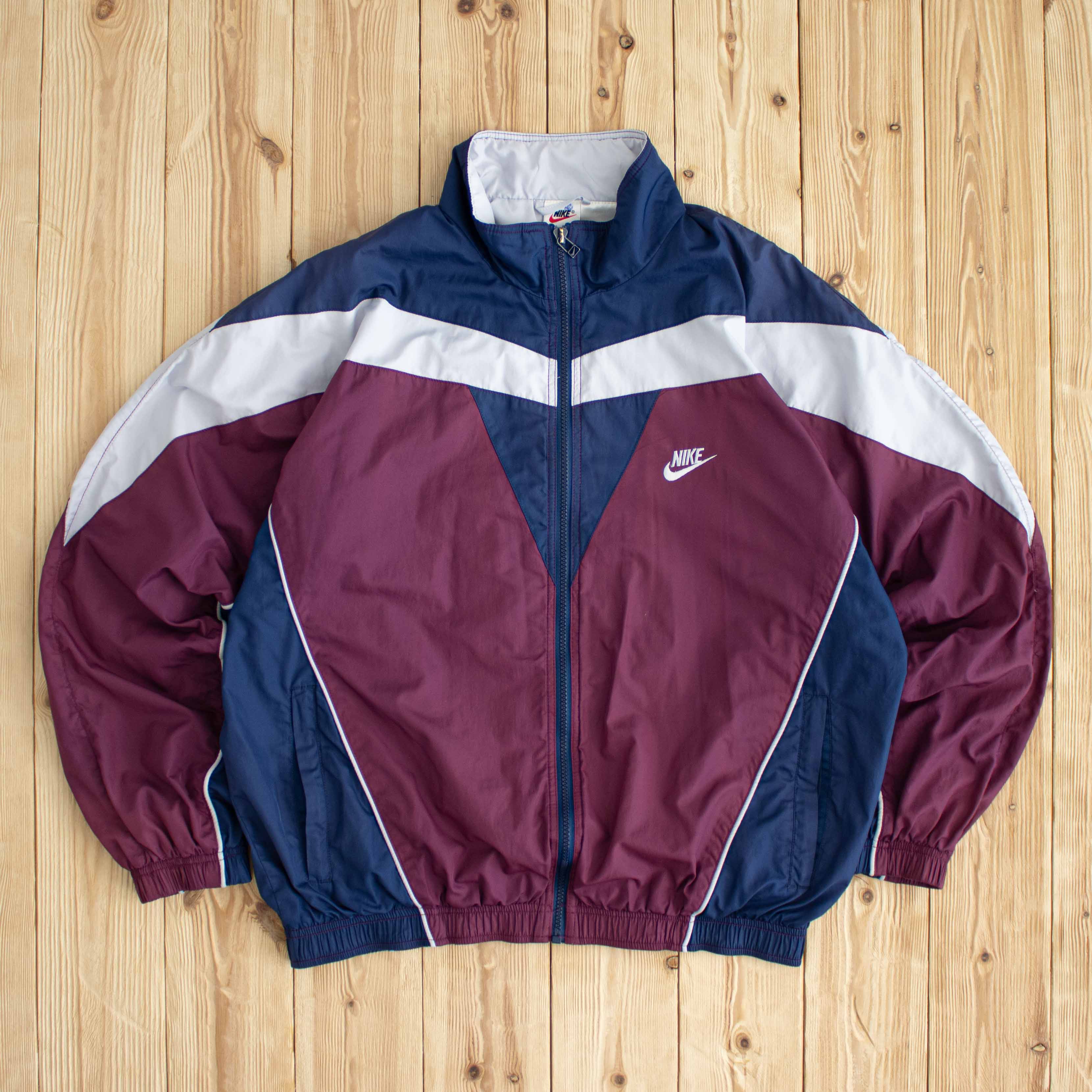 (M) Vintage Nike Swoosh Embroidered Jacket