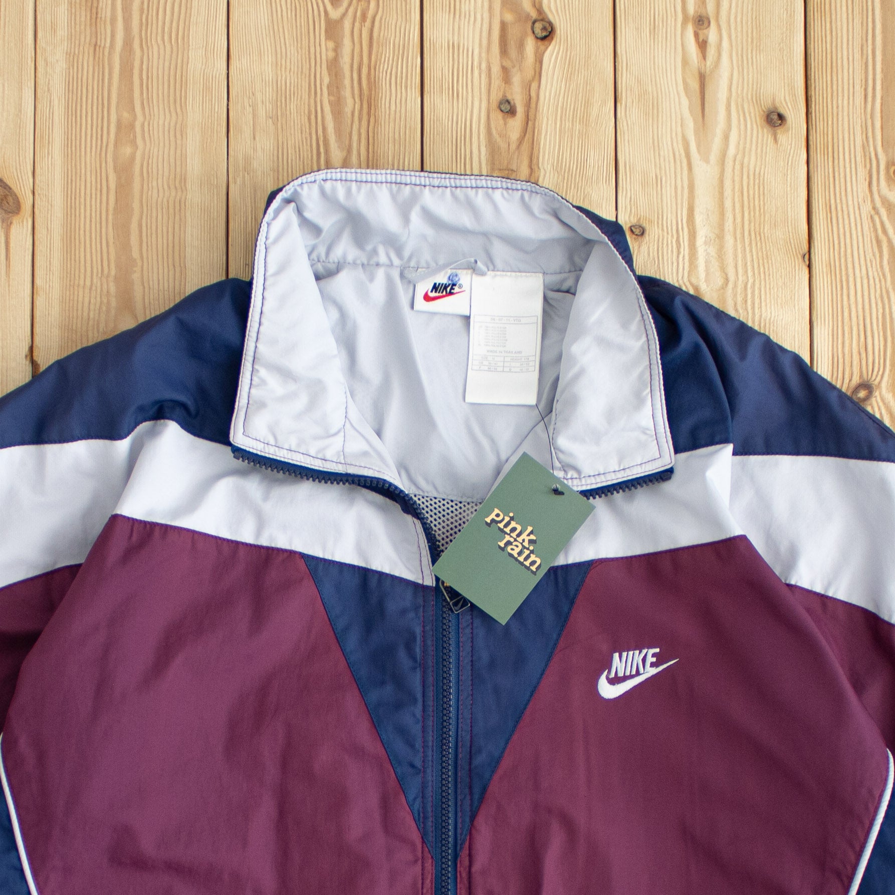 (M) Vintage Nike Swoosh Embroidered Jacket