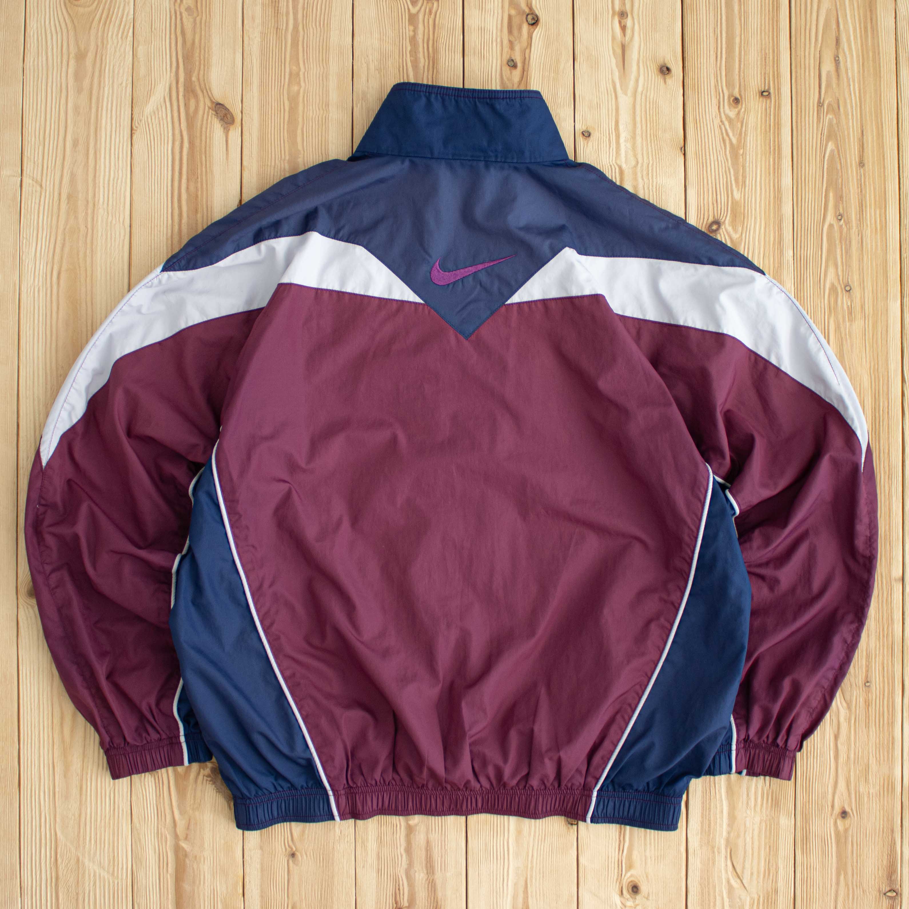 (M) Vintage Nike Swoosh Embroidered Jacket