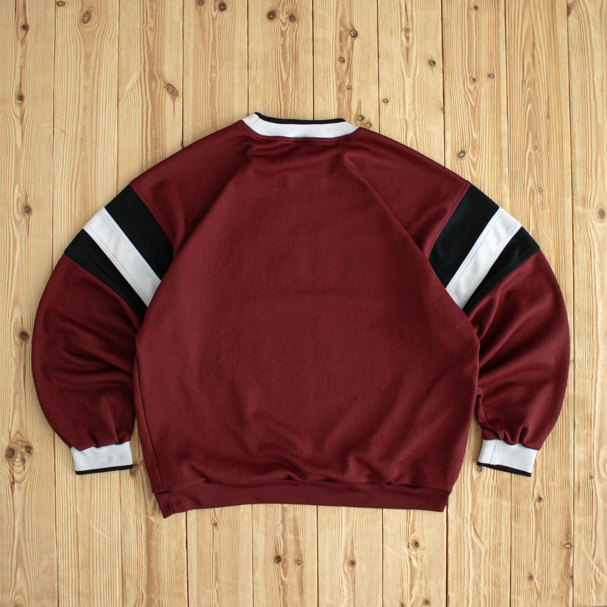 (L) Nike Spell Out Vintage Embroidered Sweatshirt Red