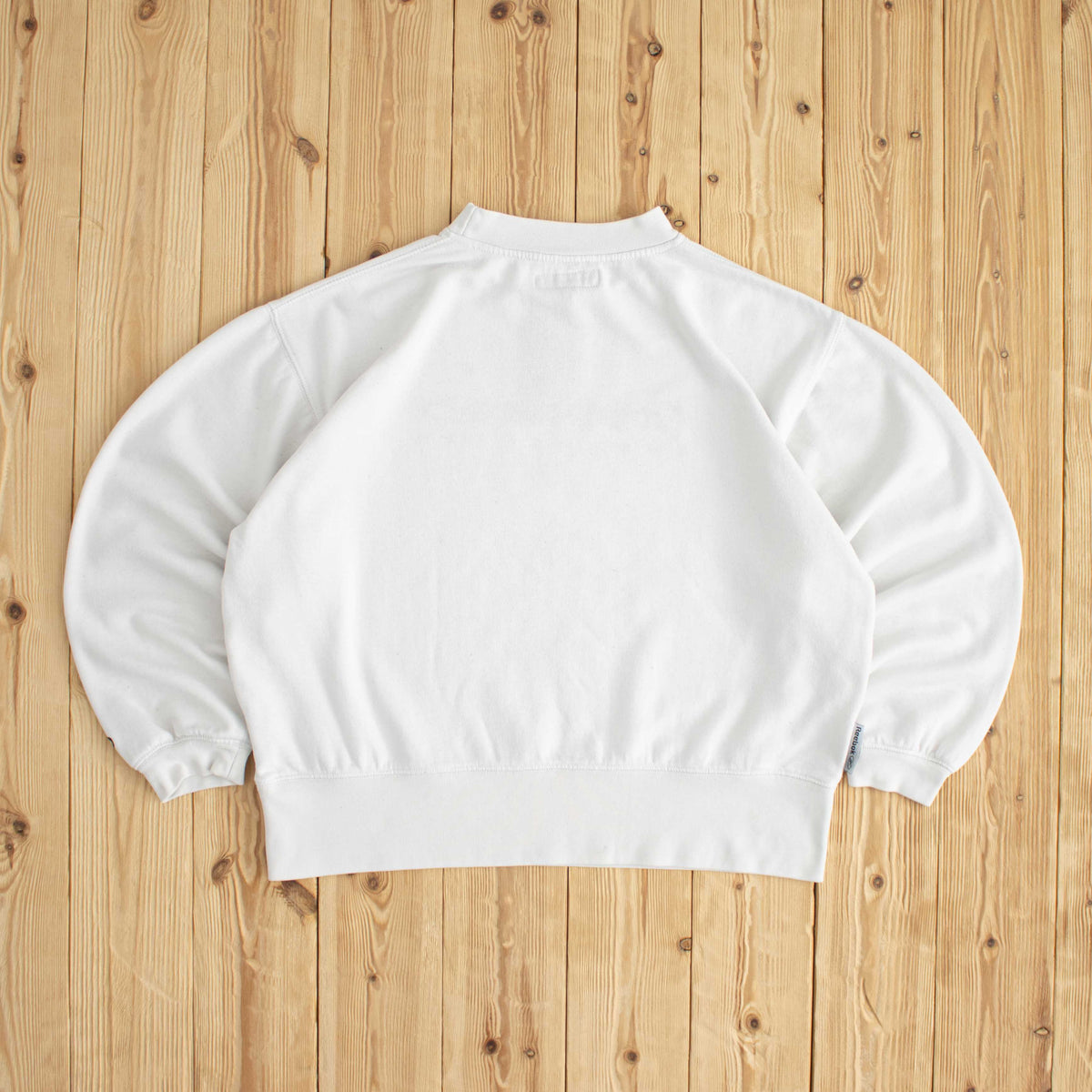 (M) Reebok Essentials Vintage Embroidered Sweatshirt White